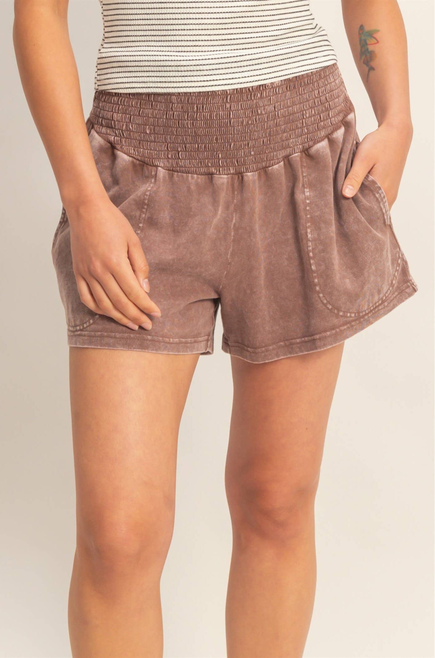 Smocked Waist Mineral Wash Shorts: CHOCOLATE