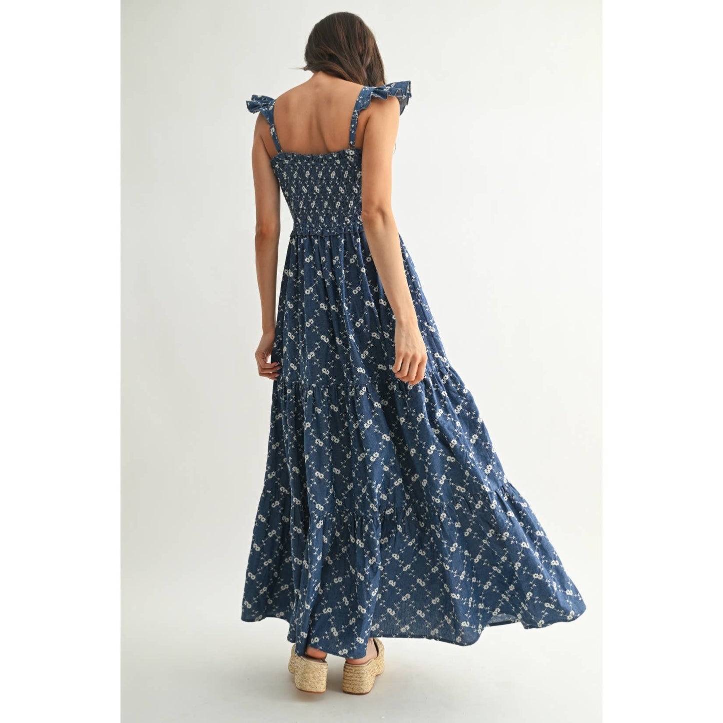 FLORAL EMBORIDERED TIERED MAXI DRESS: BROWN/IVORY