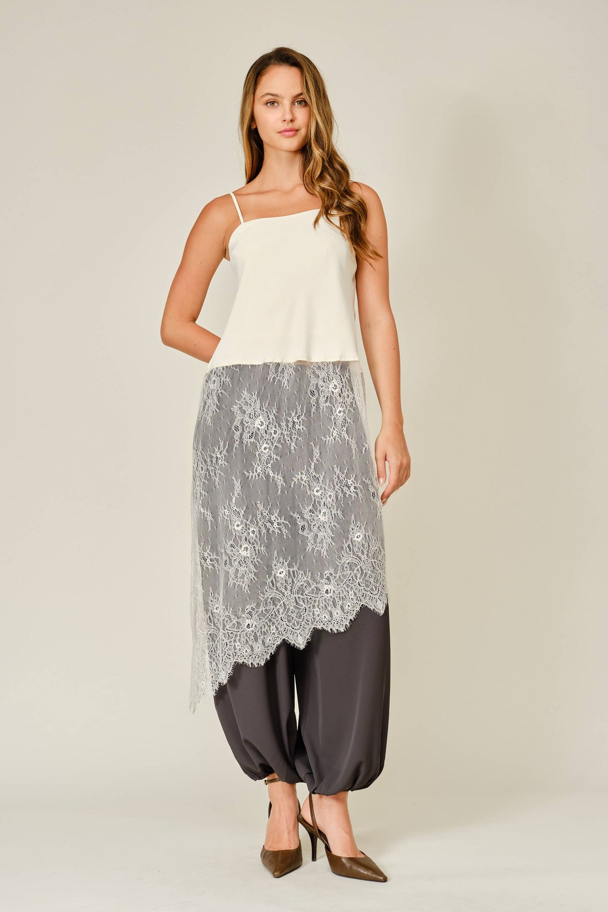 LACE LAYERED ASYMMETRIC SKIRT TOP: CREAM