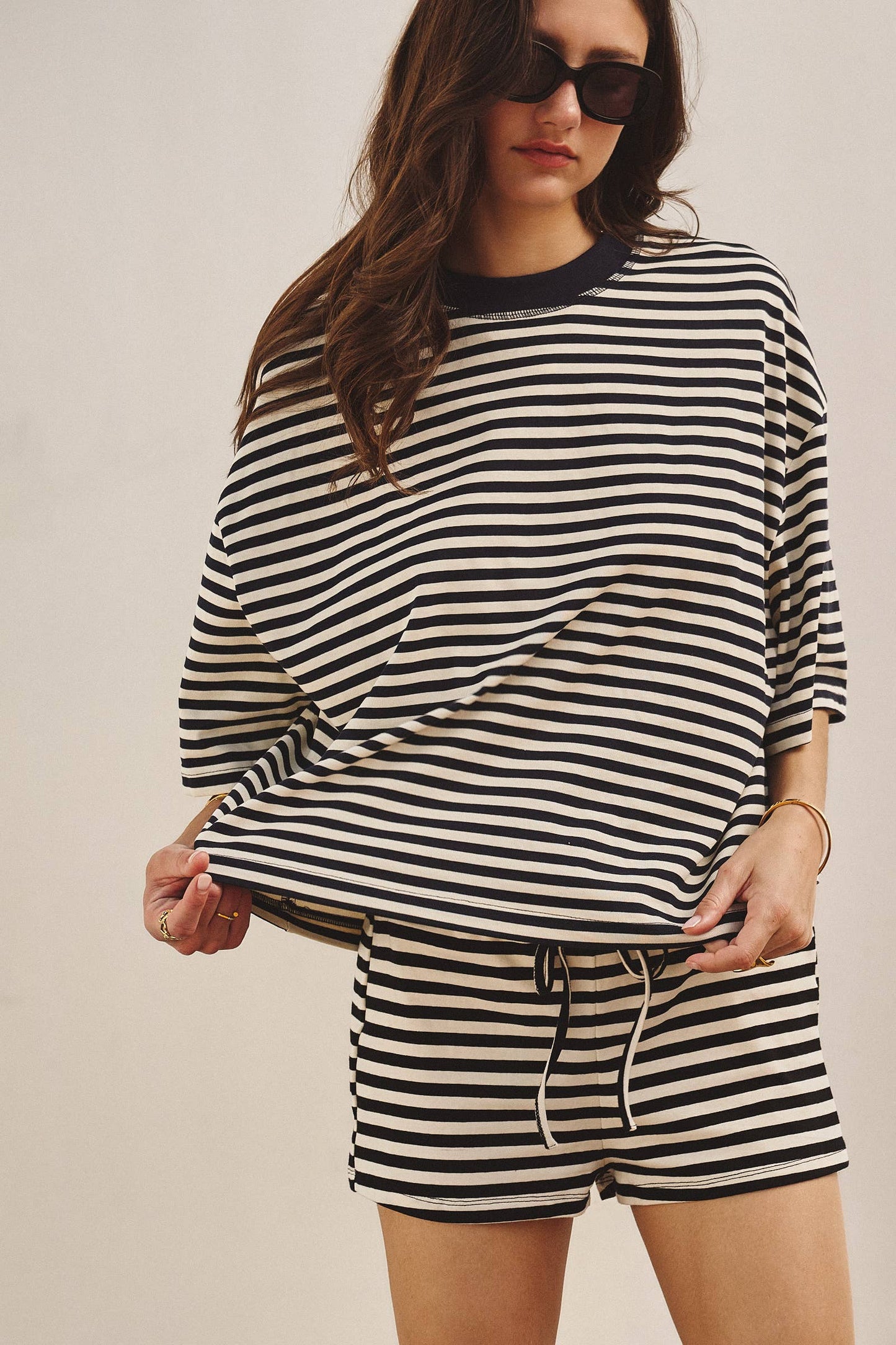 Oversized Striped Contrast Neck Boxy Tee: IVORY BLACK
