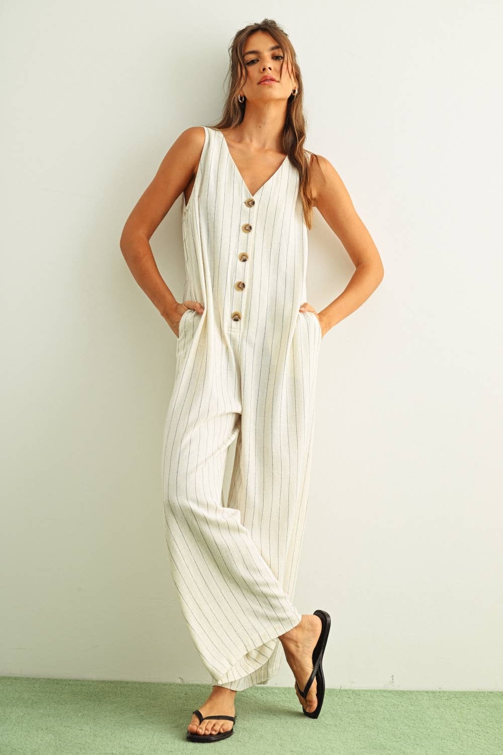 STRIPED PATTERN BUTTON FRONT JUMPSUIT: CREAM/BLACK