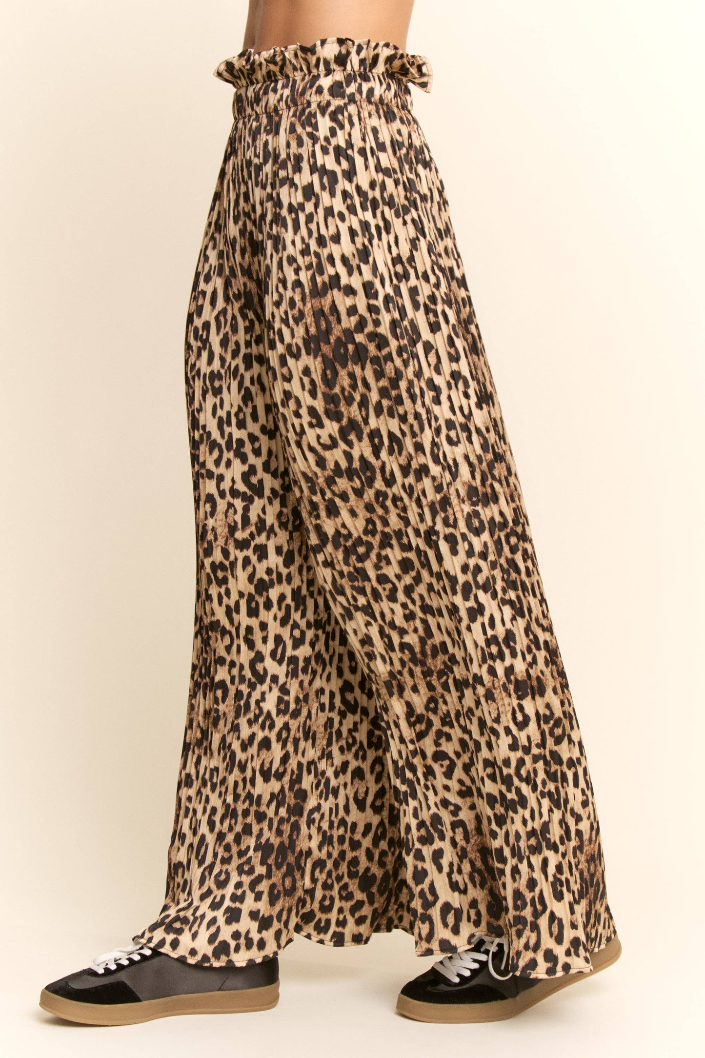 LONG-SLEEVEM BLOUSE WIDE LEG PLEATED PANTS: Leopard