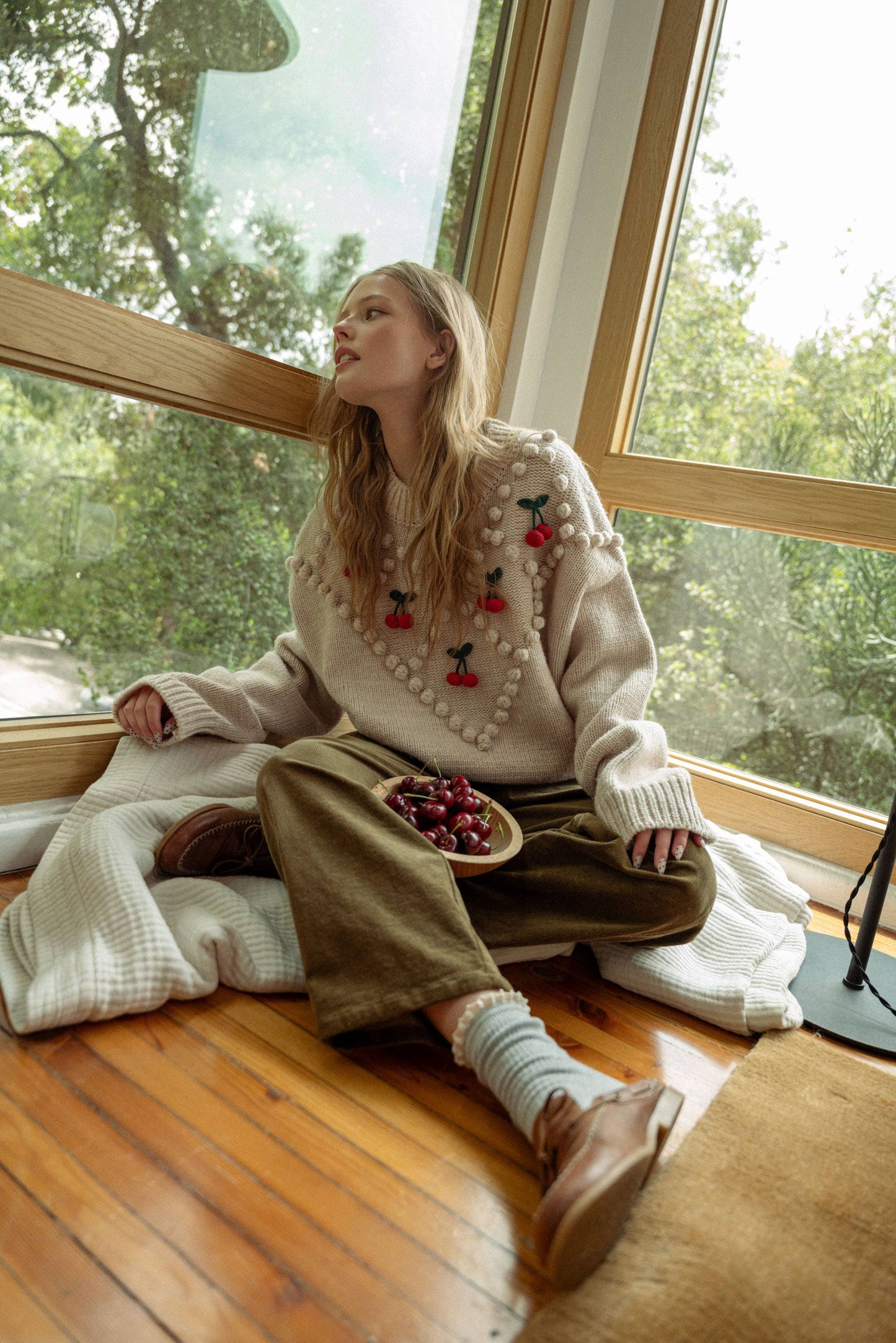 CHERRY TRIM SWEATER: OATMEAL