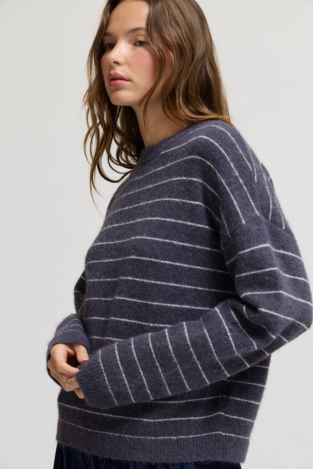 LOOSE FIT STRIPE SWEATER  TOP: PLUM IVORY