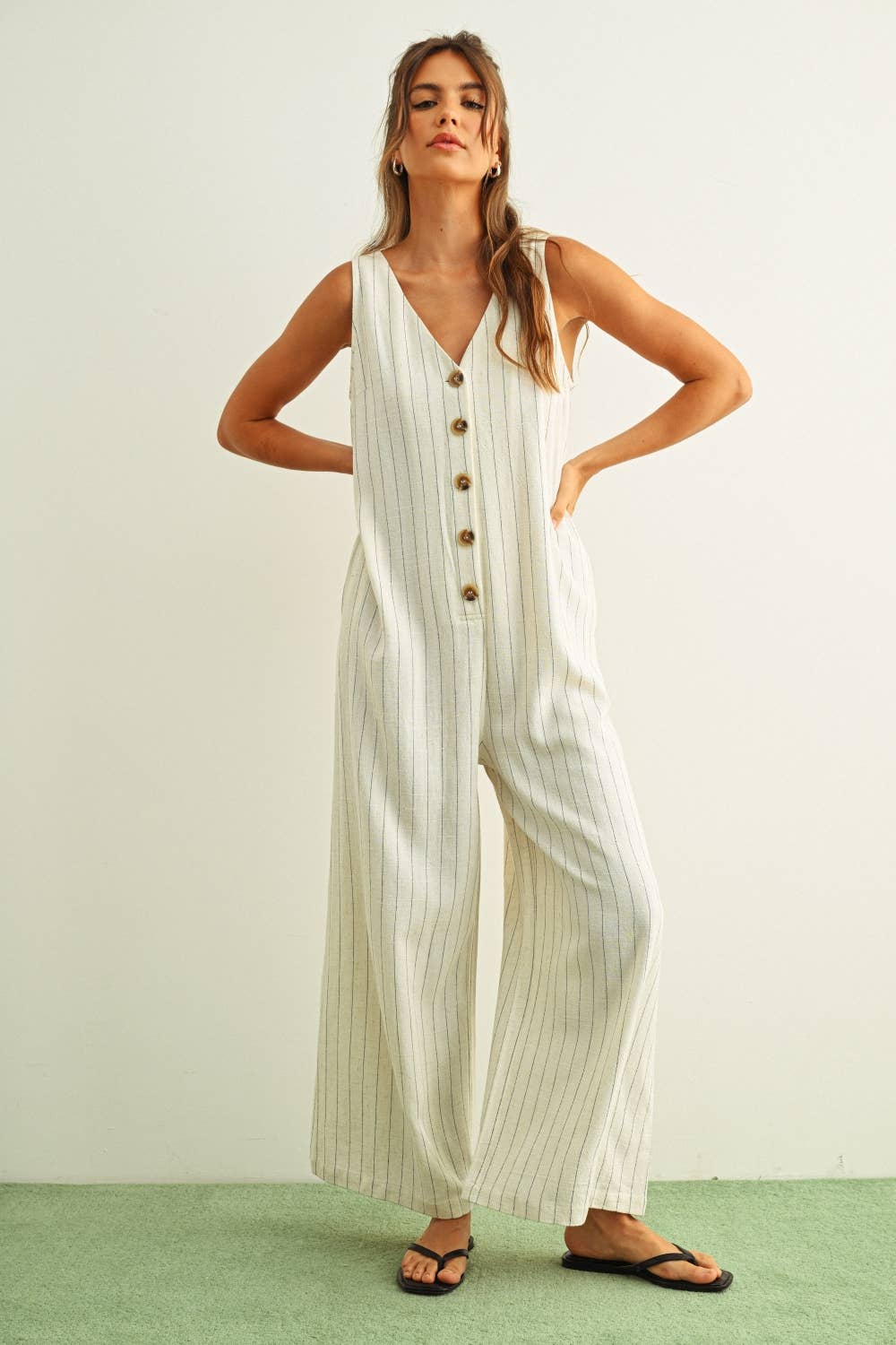 STRIPED PATTERN BUTTON FRONT JUMPSUIT: CREAM/BLACK