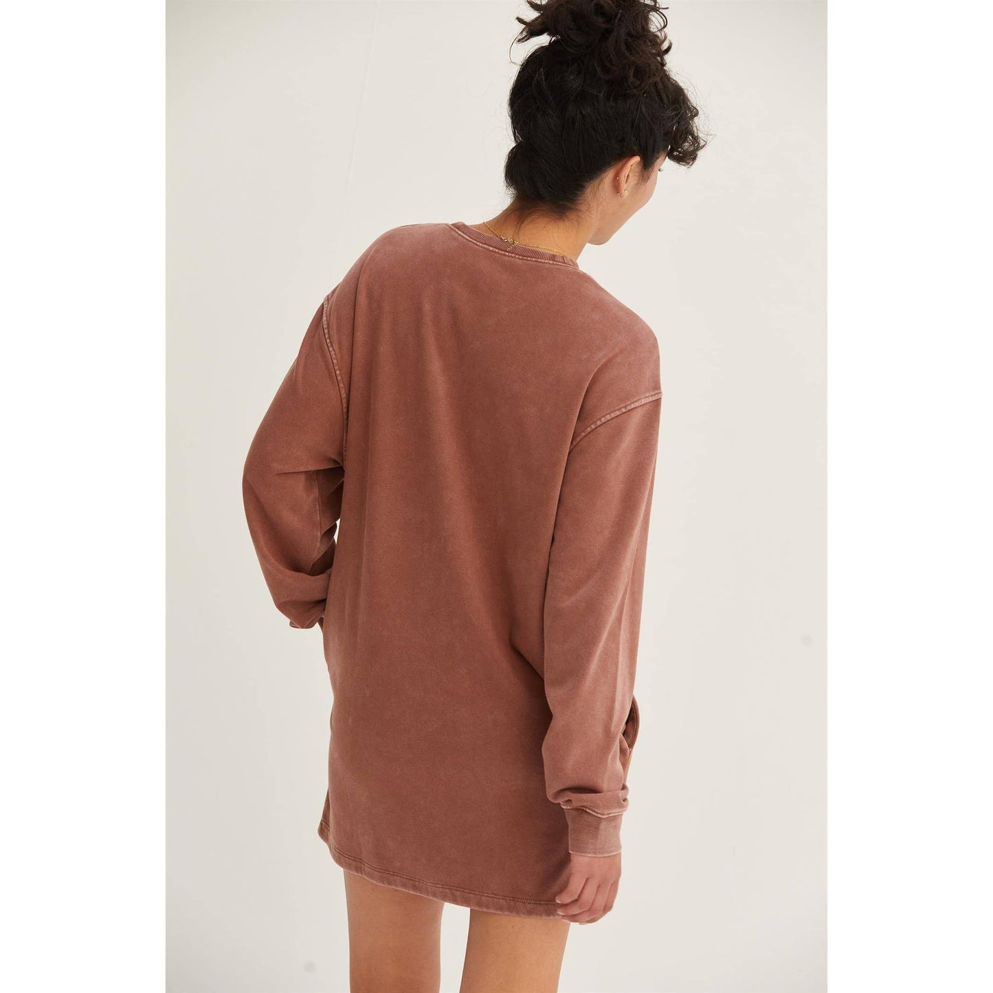 Long Sleeve Oversized Mini Dress: CHESTNUT