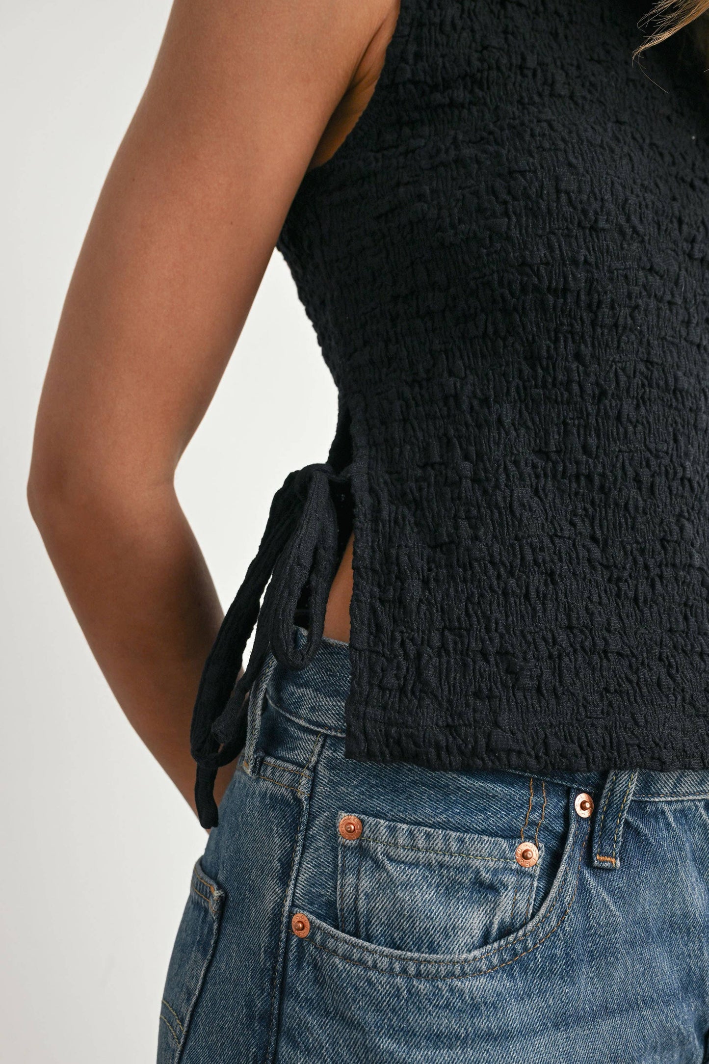 Crimson Texture Tie-Top: Black / M