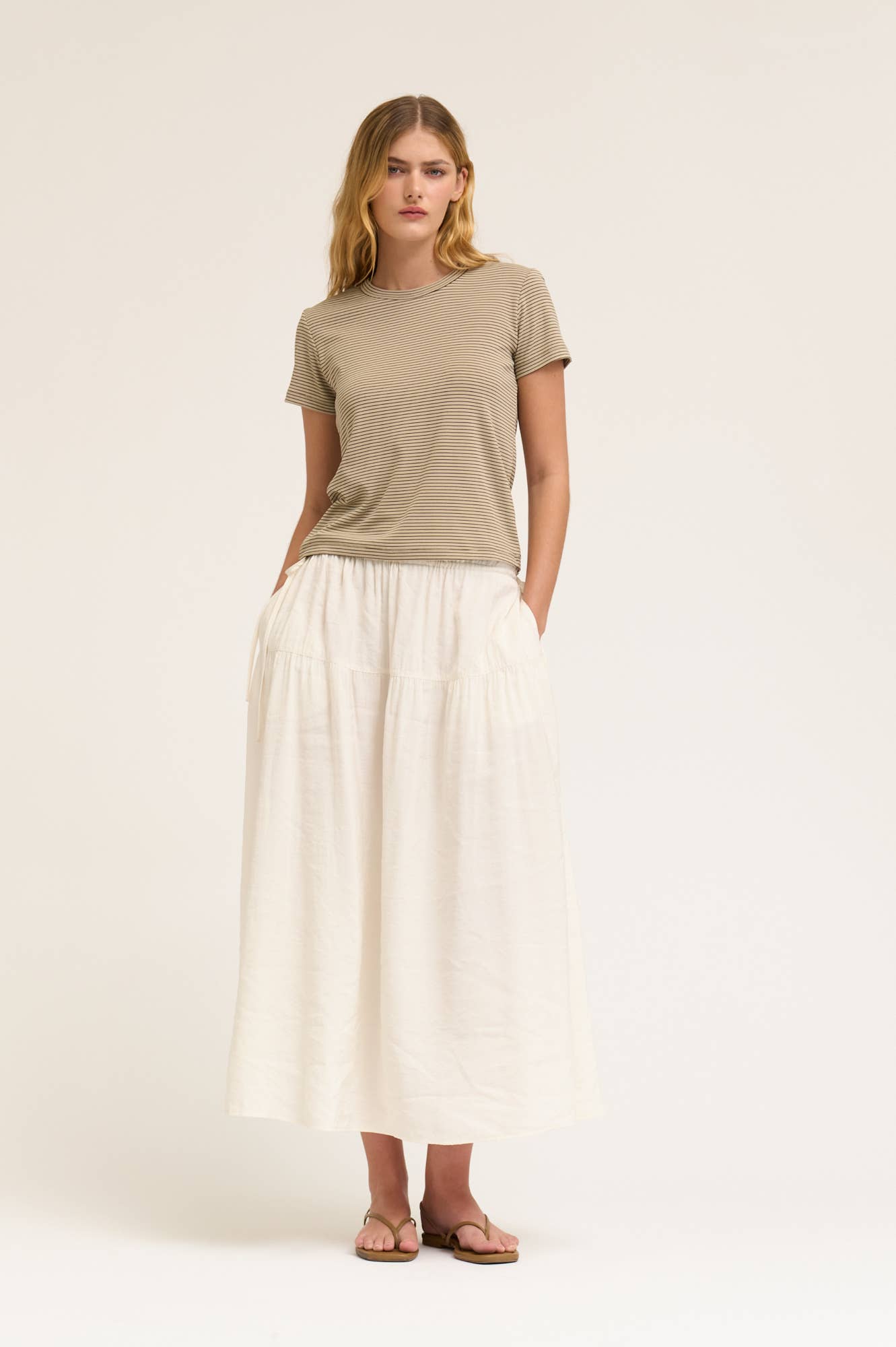 FIT STRIPE COTTON T SHIRT: TAN