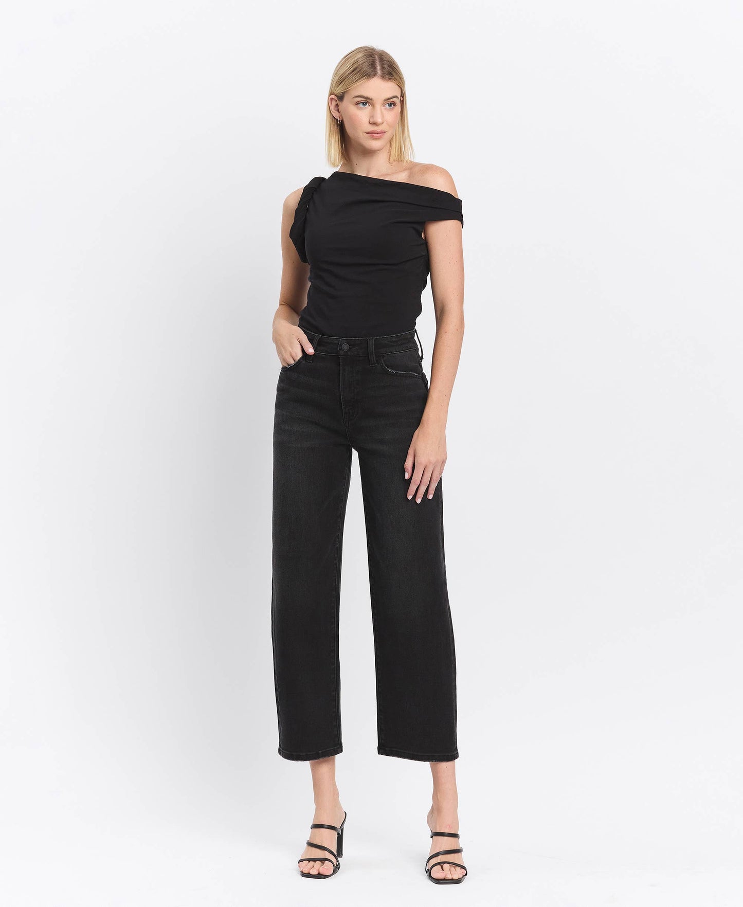 SUPER HIGH RISE WIDE BARREL JEANS: BLACK