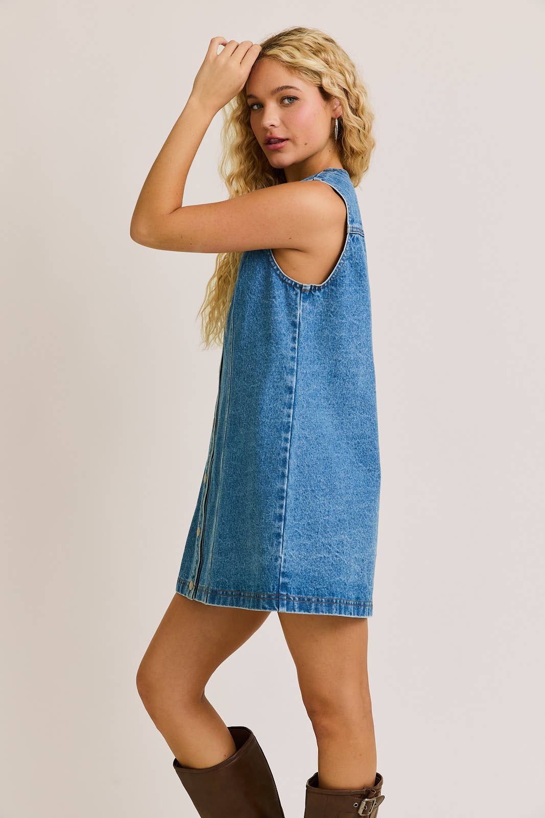 BUTTON DOWN DENIM MINI DRESS: DENIM BLUE