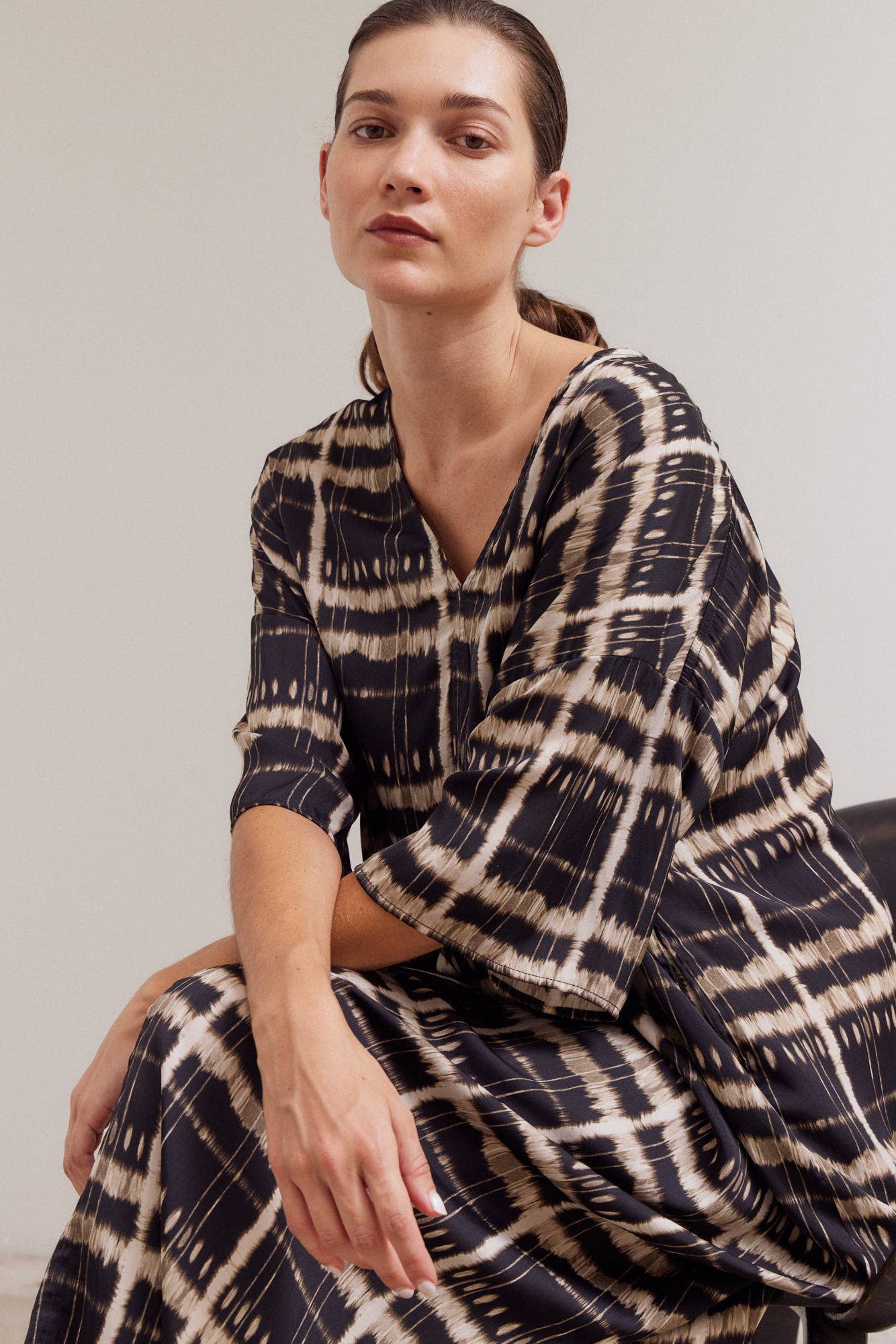  SATIN PRINT TUNIC DRESS:  Mulit