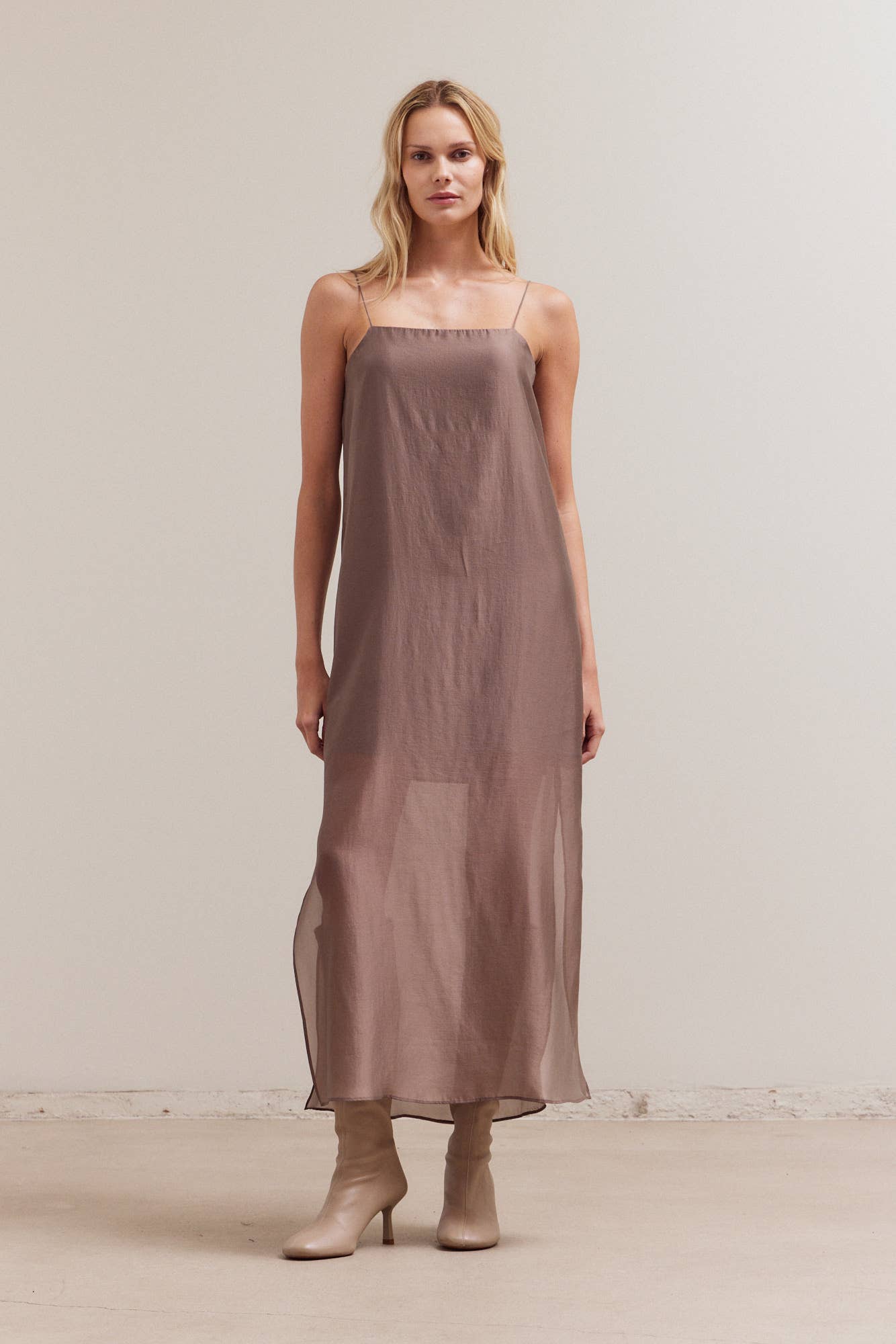 SPAGHETTI STRAP  MAXI DRESS: QUAIL