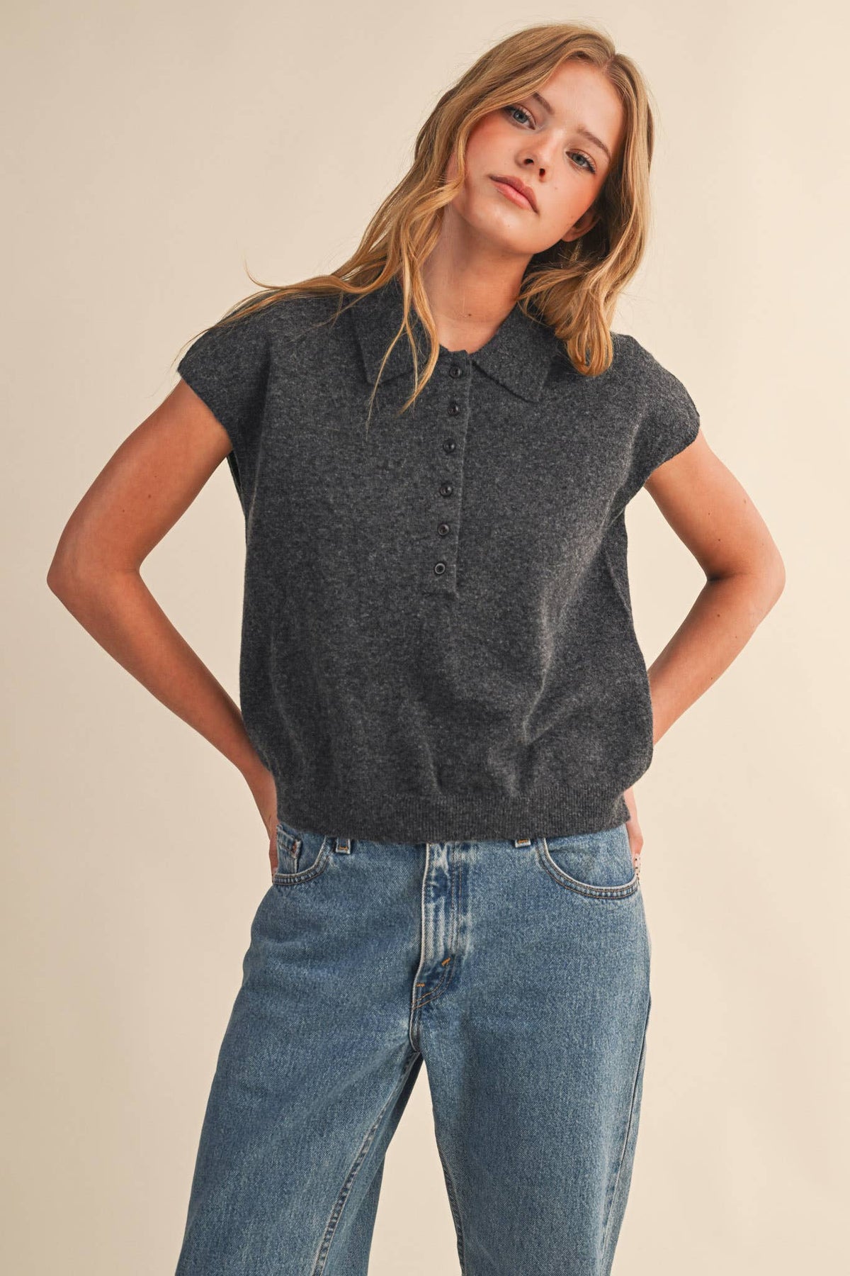 CAP SLEEVE COLLARED SWEATER VEST: CHARCOAL