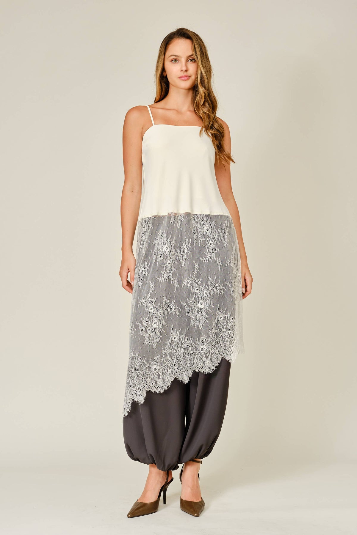 LACE LAYERED ASYMMETRIC SKIRT TOP: CREAM