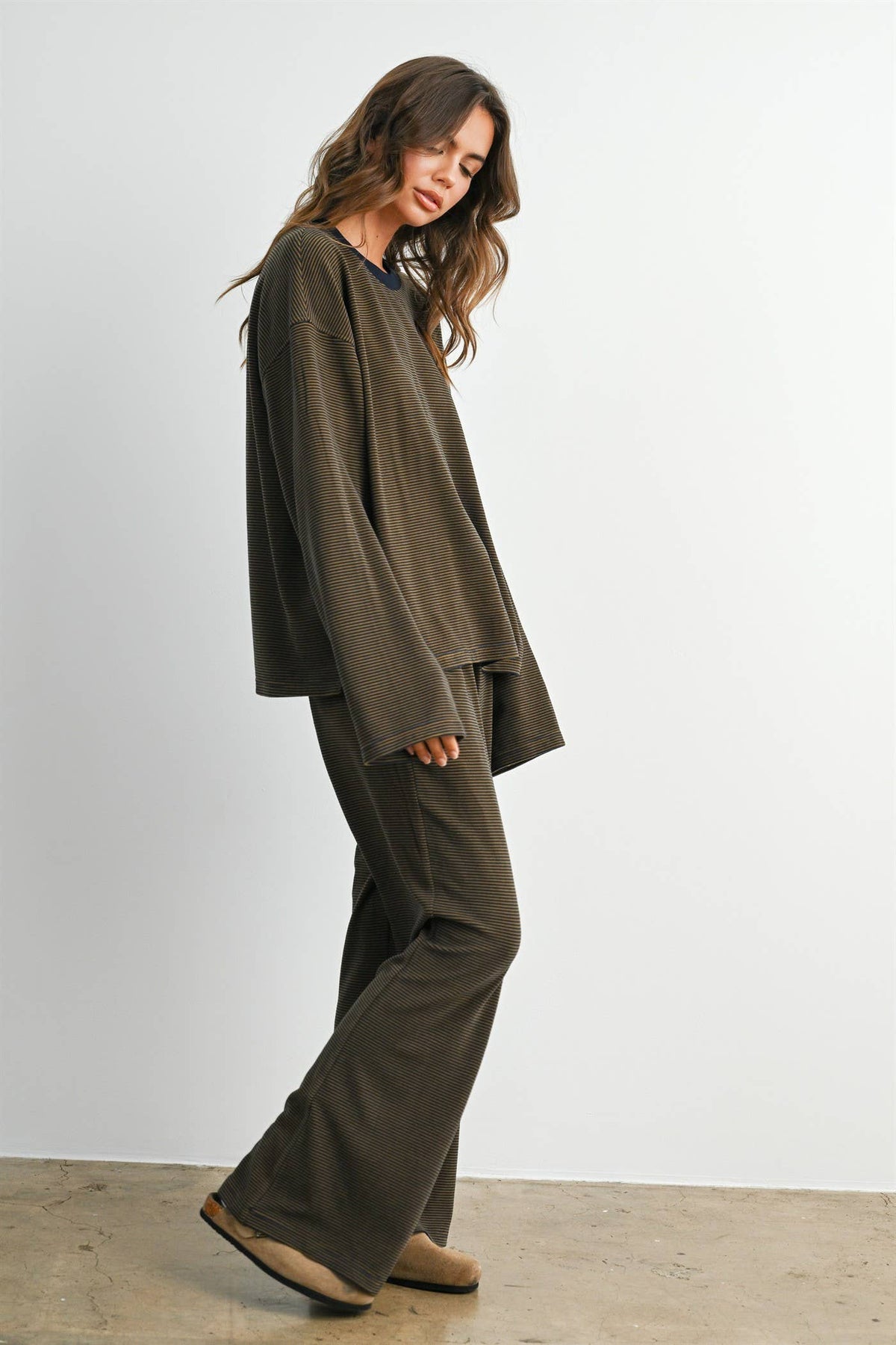 Cozy Ribbed Wide-Leg Lounge Pants: NAVY / OLIVE