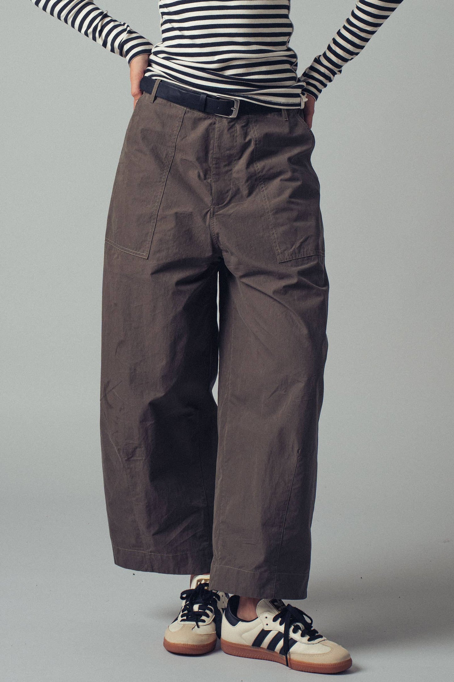 Relaxed Wide-Leg Cargo Pants: OLIVE