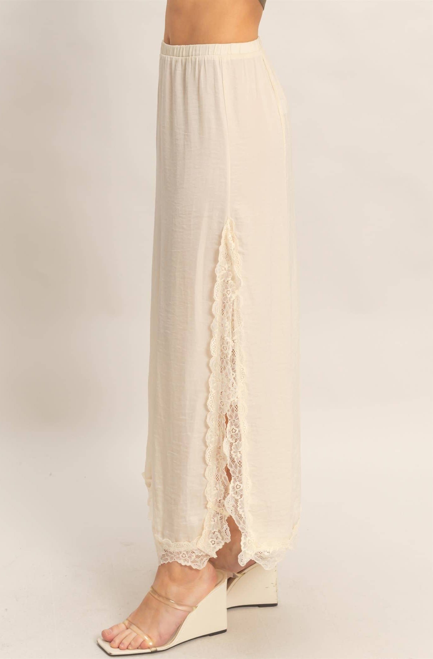 Skirt With Front Slit And Lace Hem: IVORY