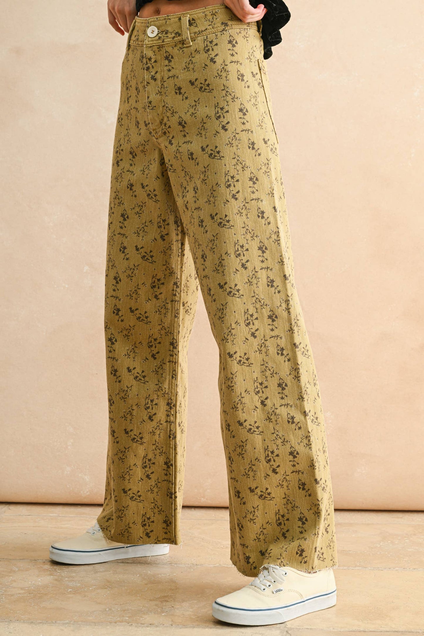 FLORAL PRINT STRETCHED PANTS: STRAW/BROWN