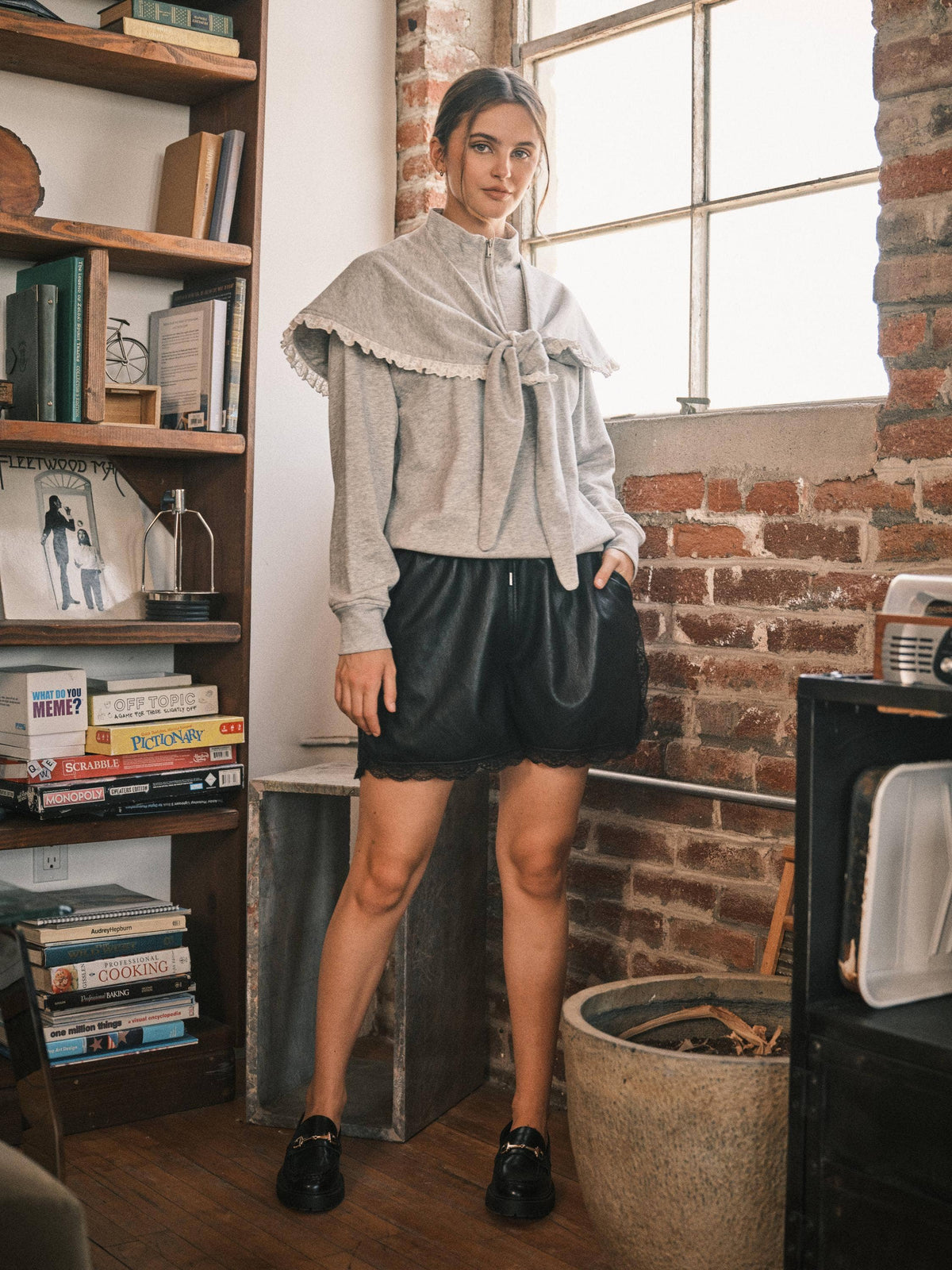VEGAN LEATHER LACE TRIM SHORTS: BLACK