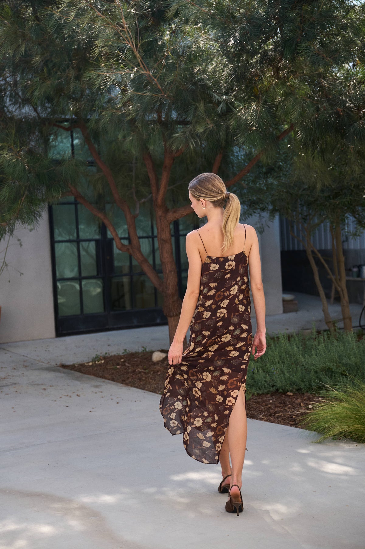 SPAGHETTI STRAP MAXI DRESS: CHOCOLATE