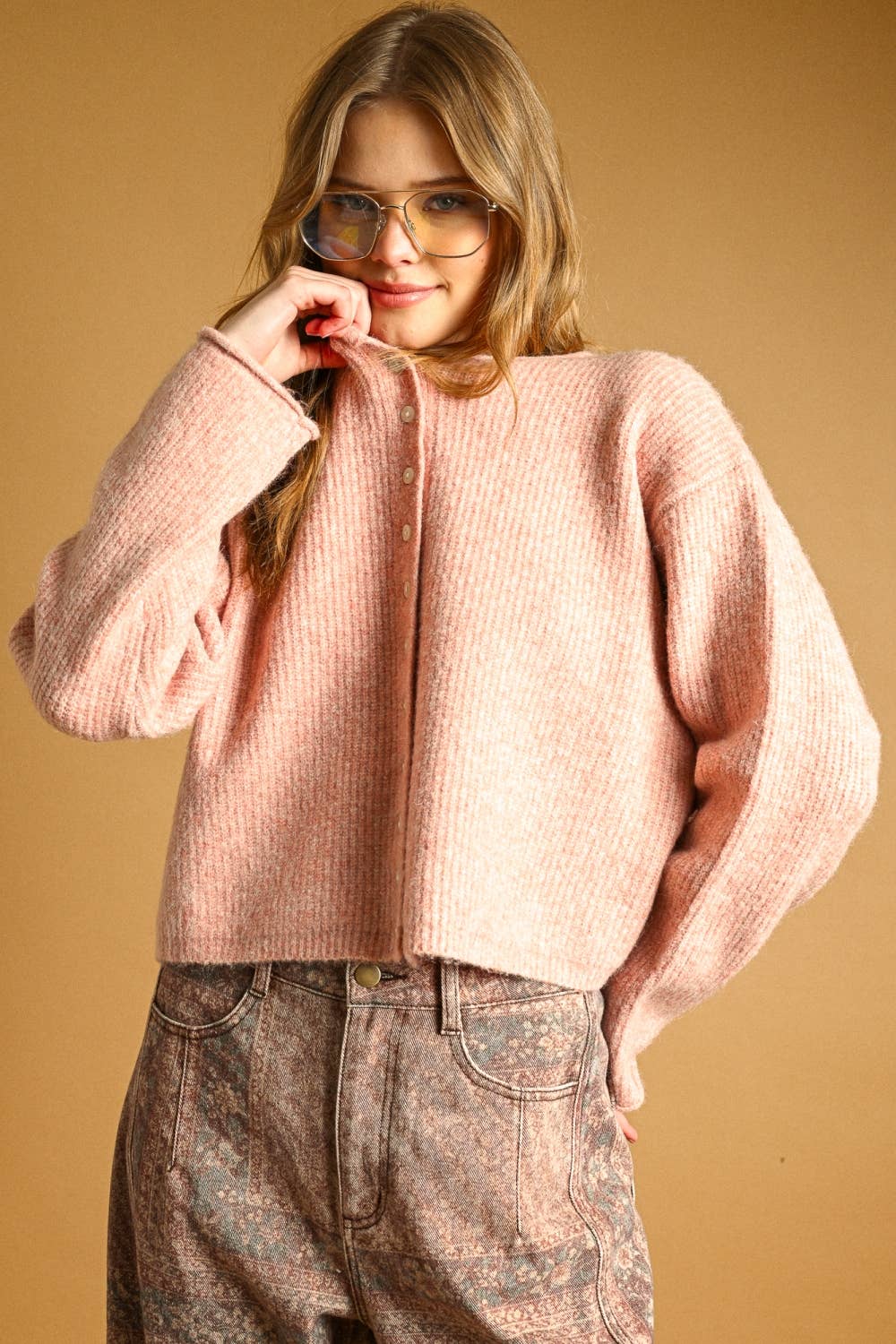 BUTTON FRONT RIBBED SWEATER CARDIGAN: PINK