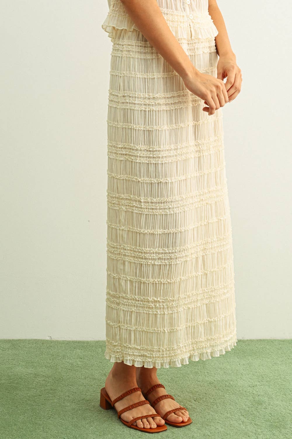 CHIFFON PANEL SKIRT: BEIGE