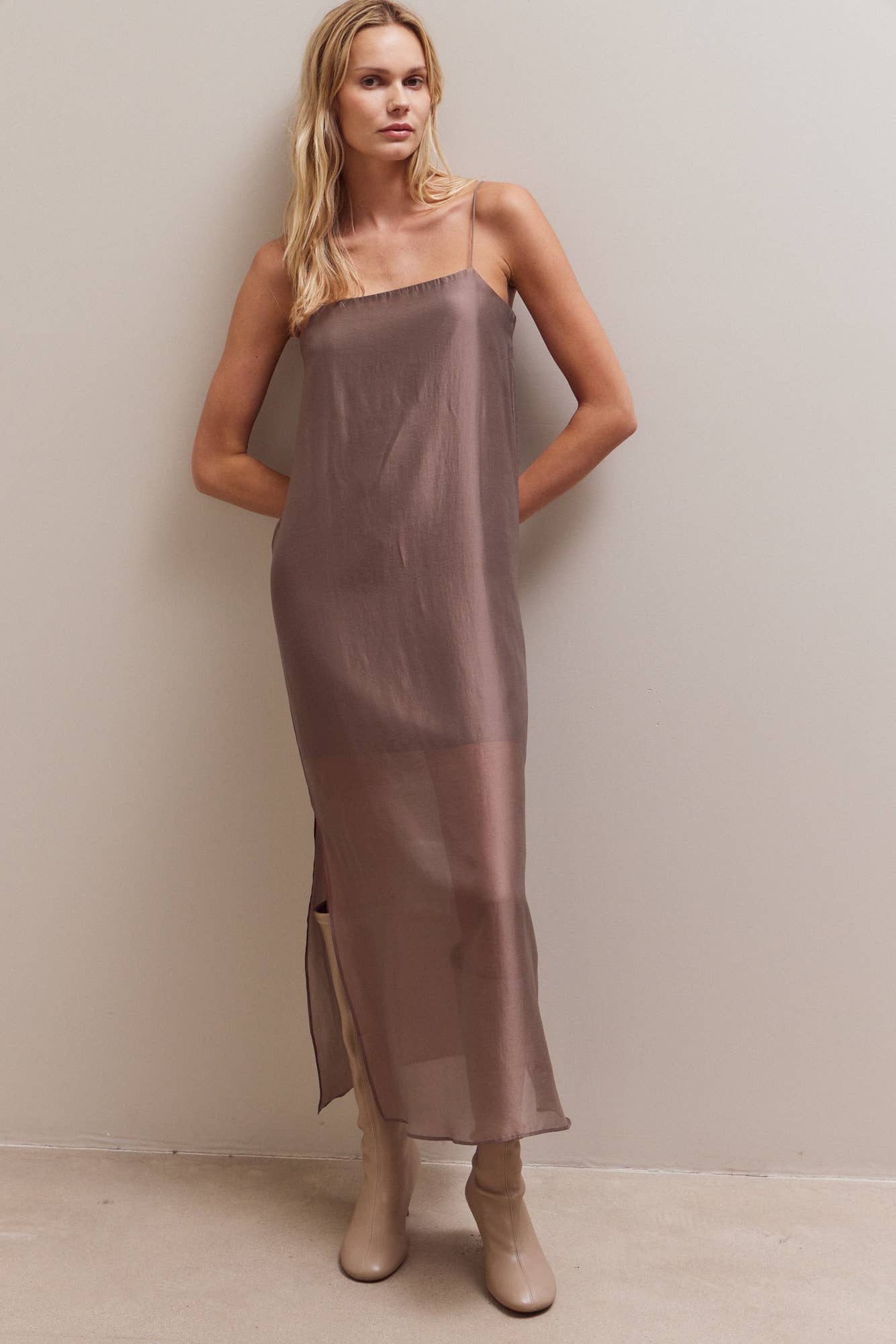 SPAGHETTI STRAP  MAXI DRESS: QUAIL