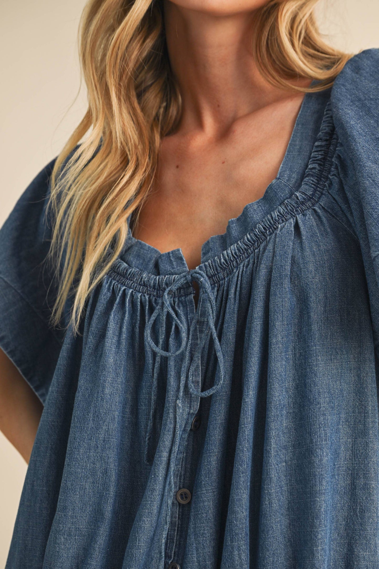 DENIM BUTTERFLY SLEEVE ROMPER: DENIM