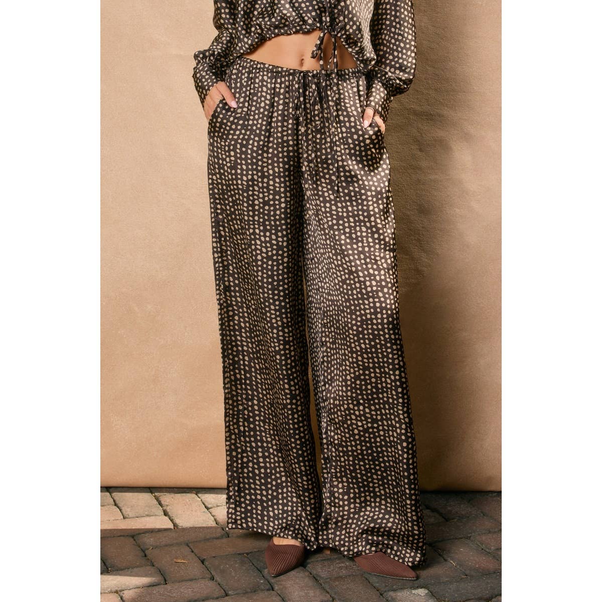 Smoke and Sand Pull On Drawstring Pants: UMBER/TAUPE