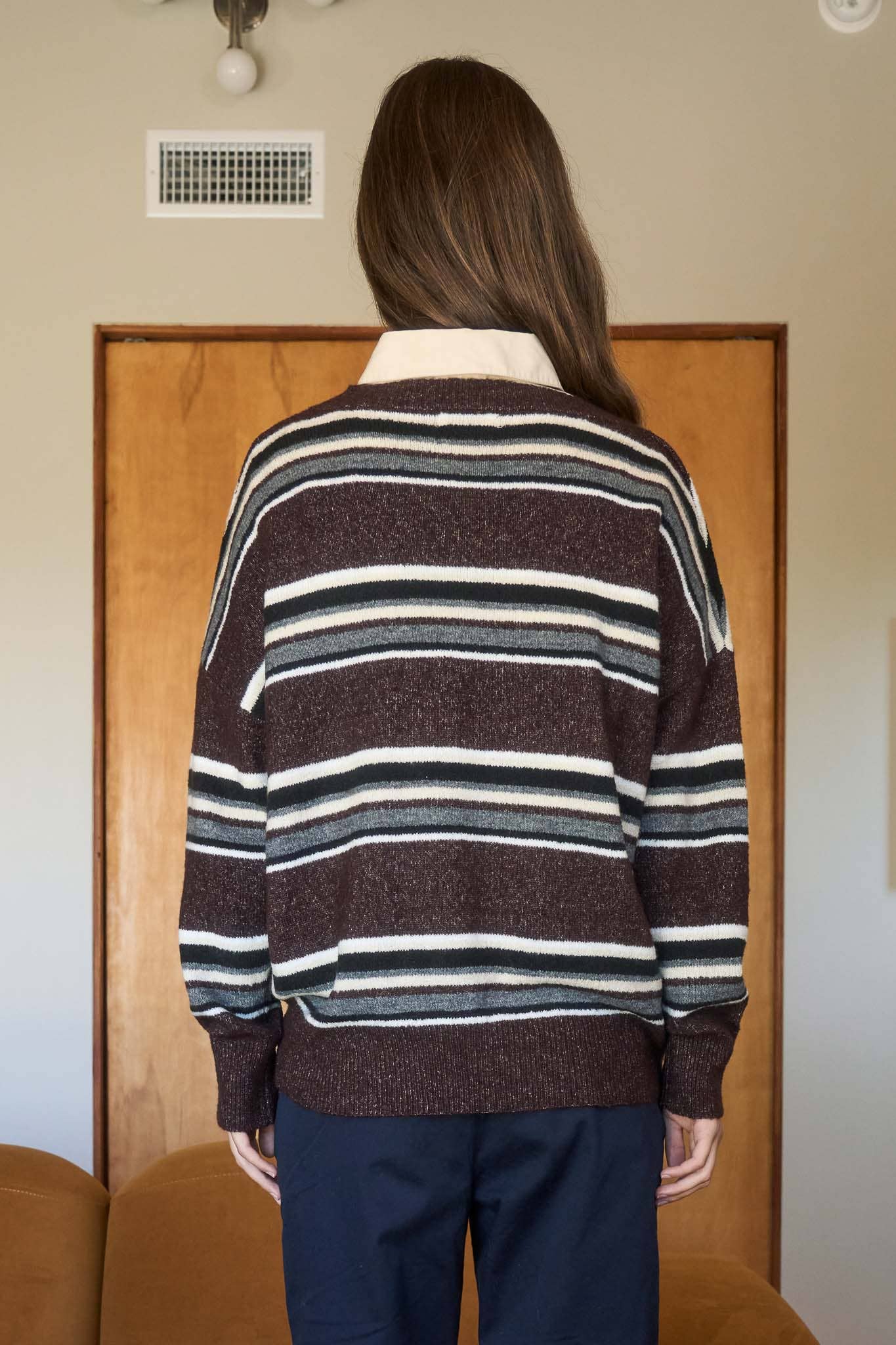 STRIPE V NECK  KNIT SWEATER: BROWN MULTI