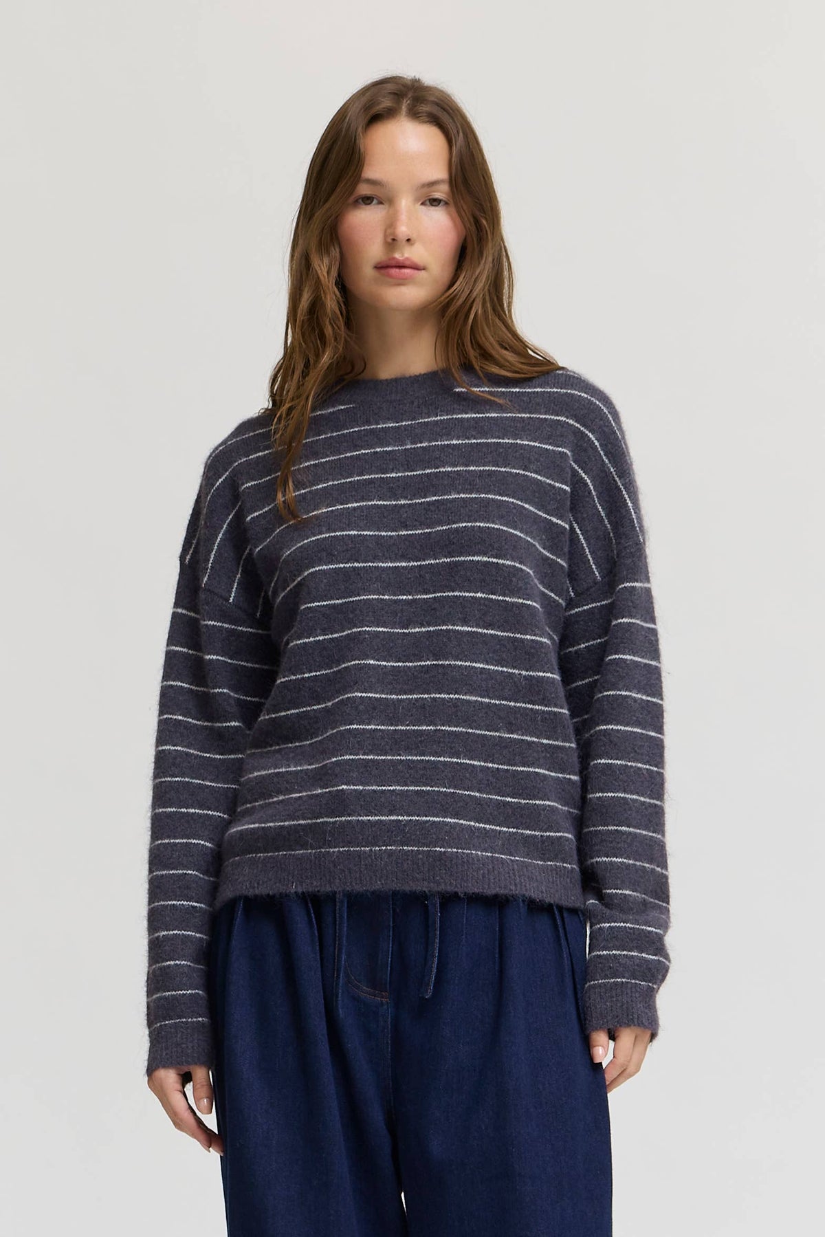 LOOSE FIT STRIPE SWEATER  TOP: PLUM IVORY