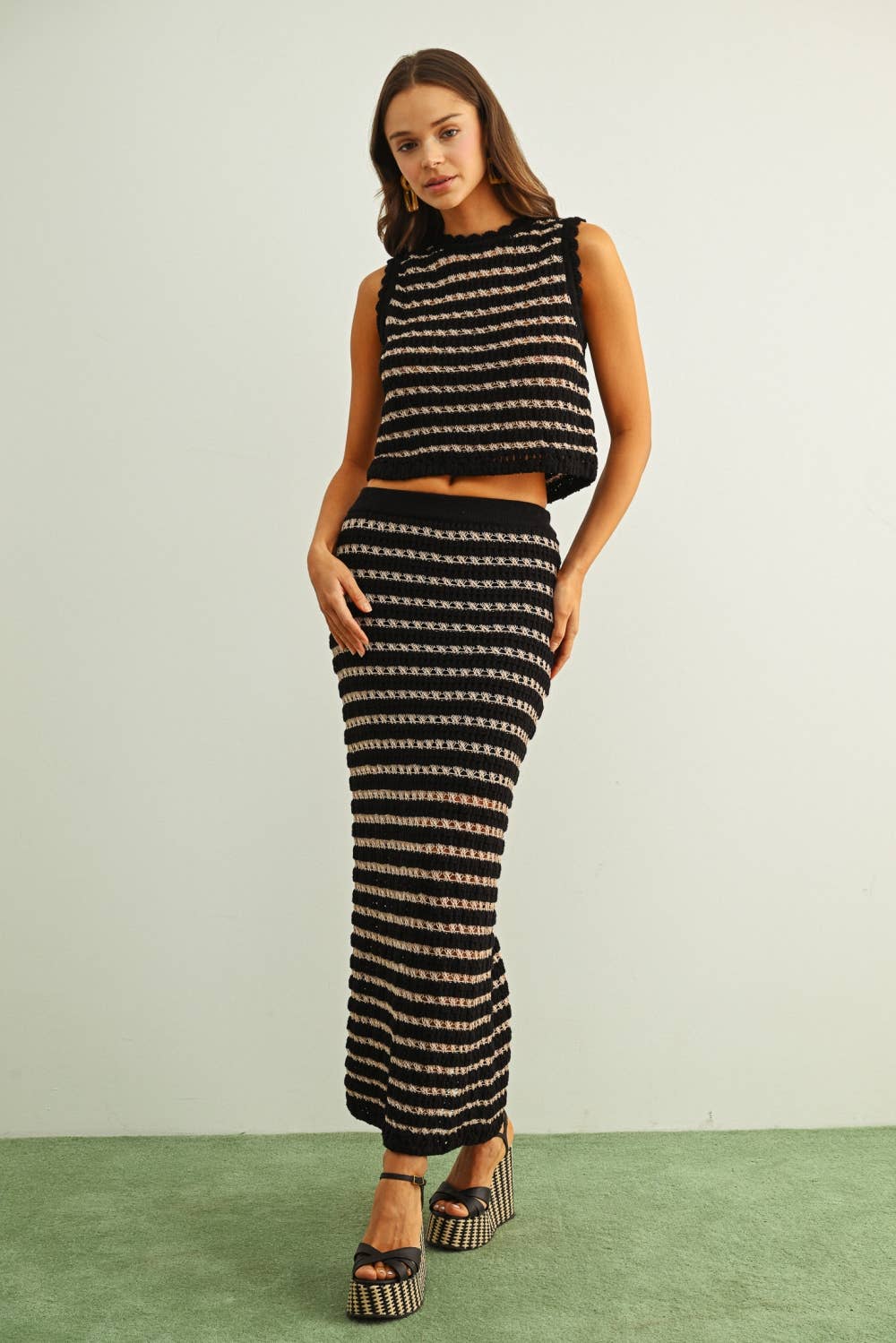 CROCHET KNIT STRAIGHT LONG SKIRT: BLACK/STRAW