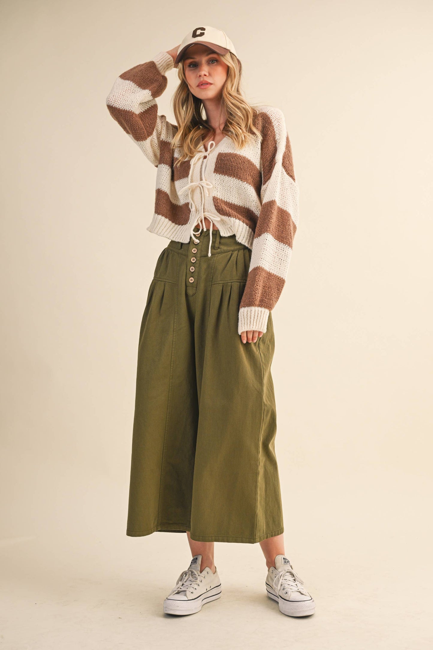 COTTON TWILL HIGH WAIST CROPPED WIDE LEG PANTS: OLIVE