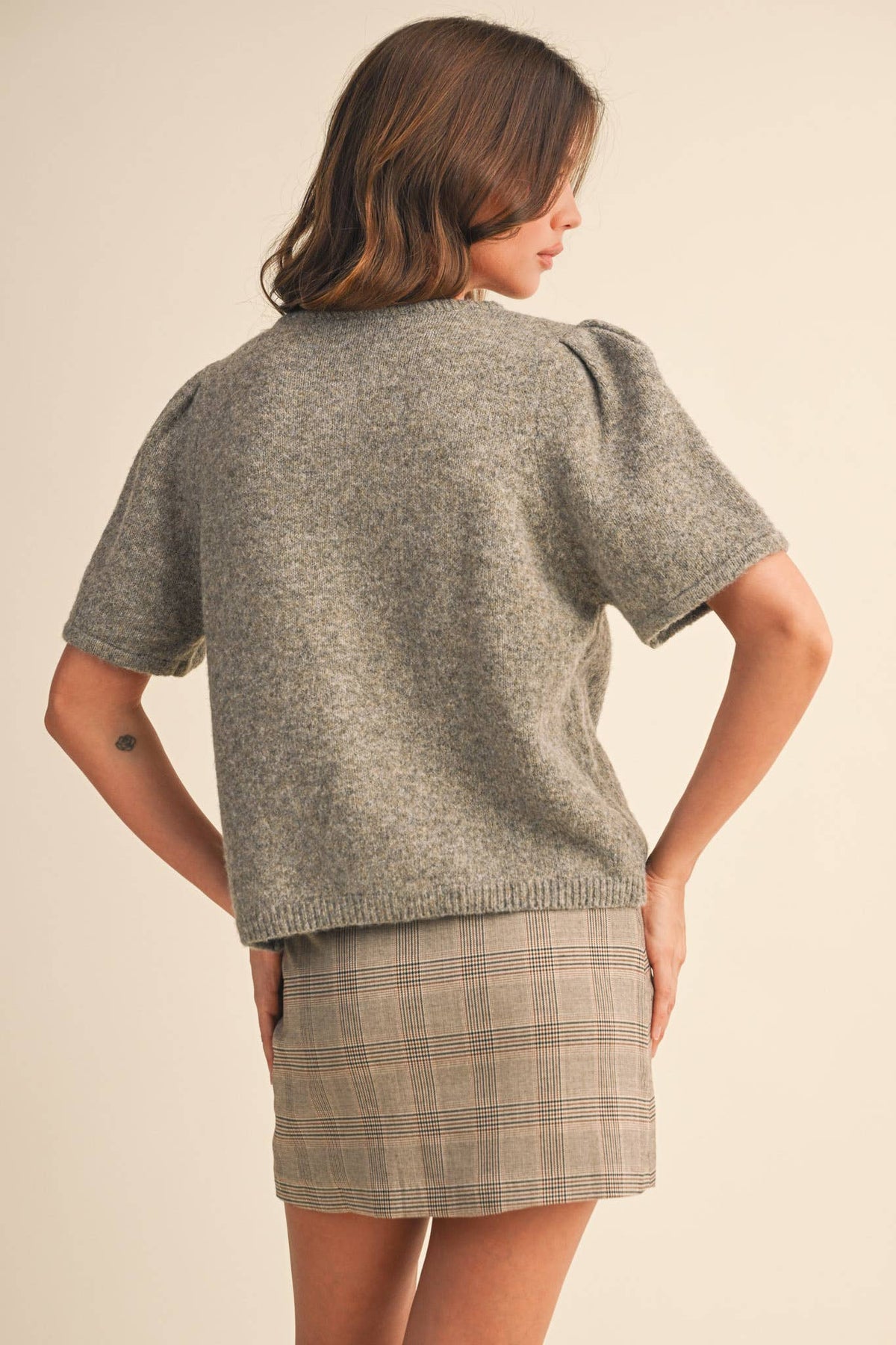 SHORT PUFF SLEEVE SWEATER CARDIGAN: CHARCOAL MOCHA