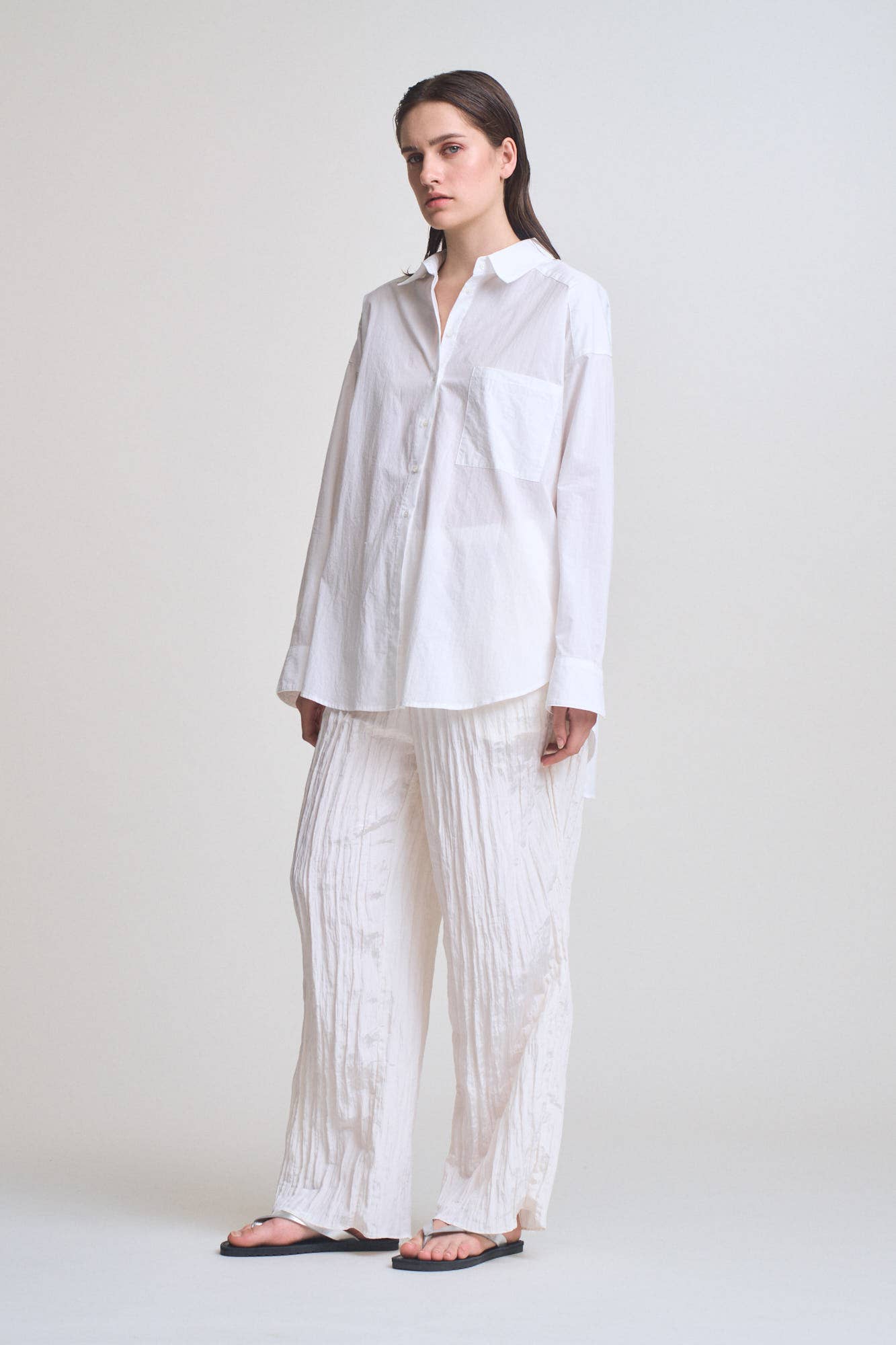 OVERSIZED SHIRT: WHITE
