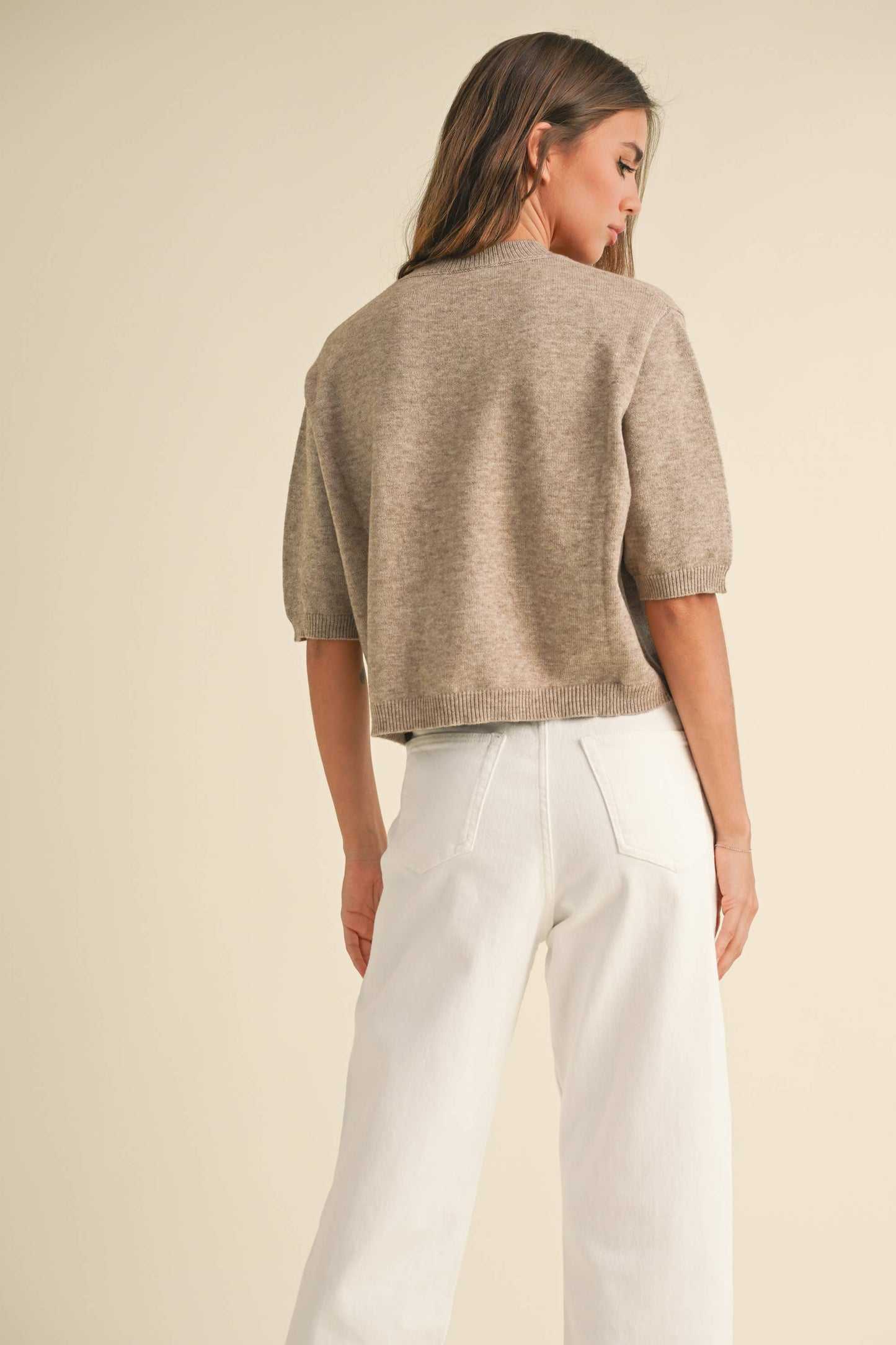 SHORT SLEEVE SWEATER TOP: MOCHA