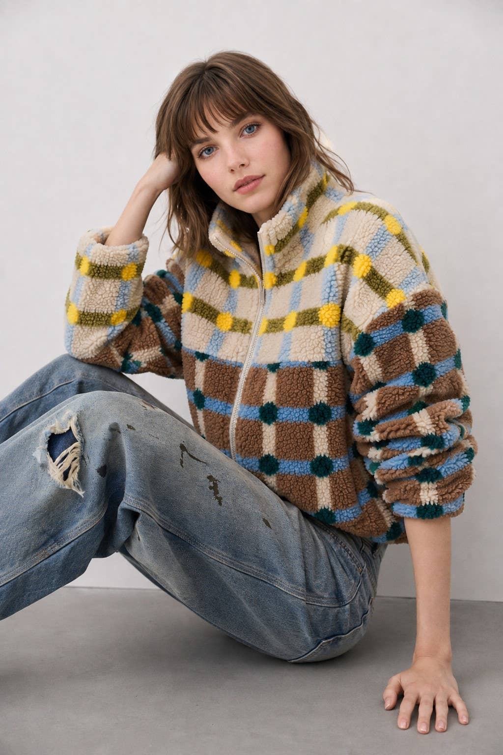 MIXED PLAID COLOR BLOCK SHERPA ZIP-UP JACKET: BROWN/CREAM