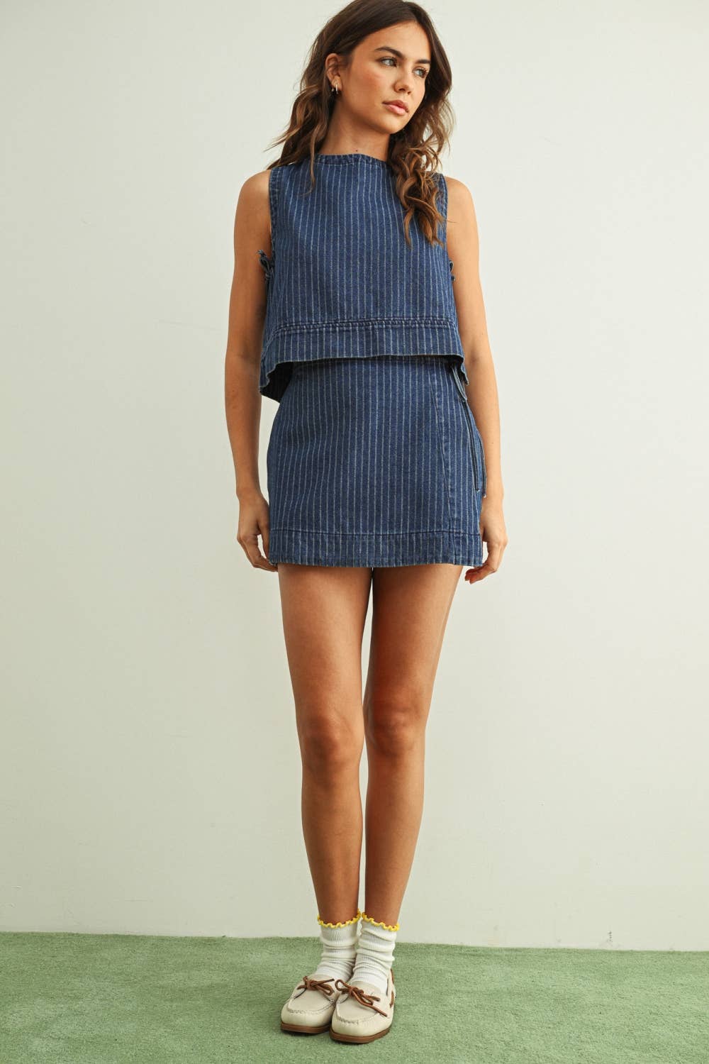 PINSTRIPED DENIM SKORT: DENIM BLUE