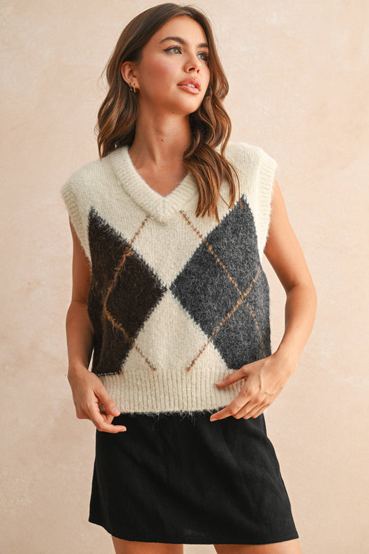 ARGYLE PATTERN SWEATER VEST: CREAM MULT
