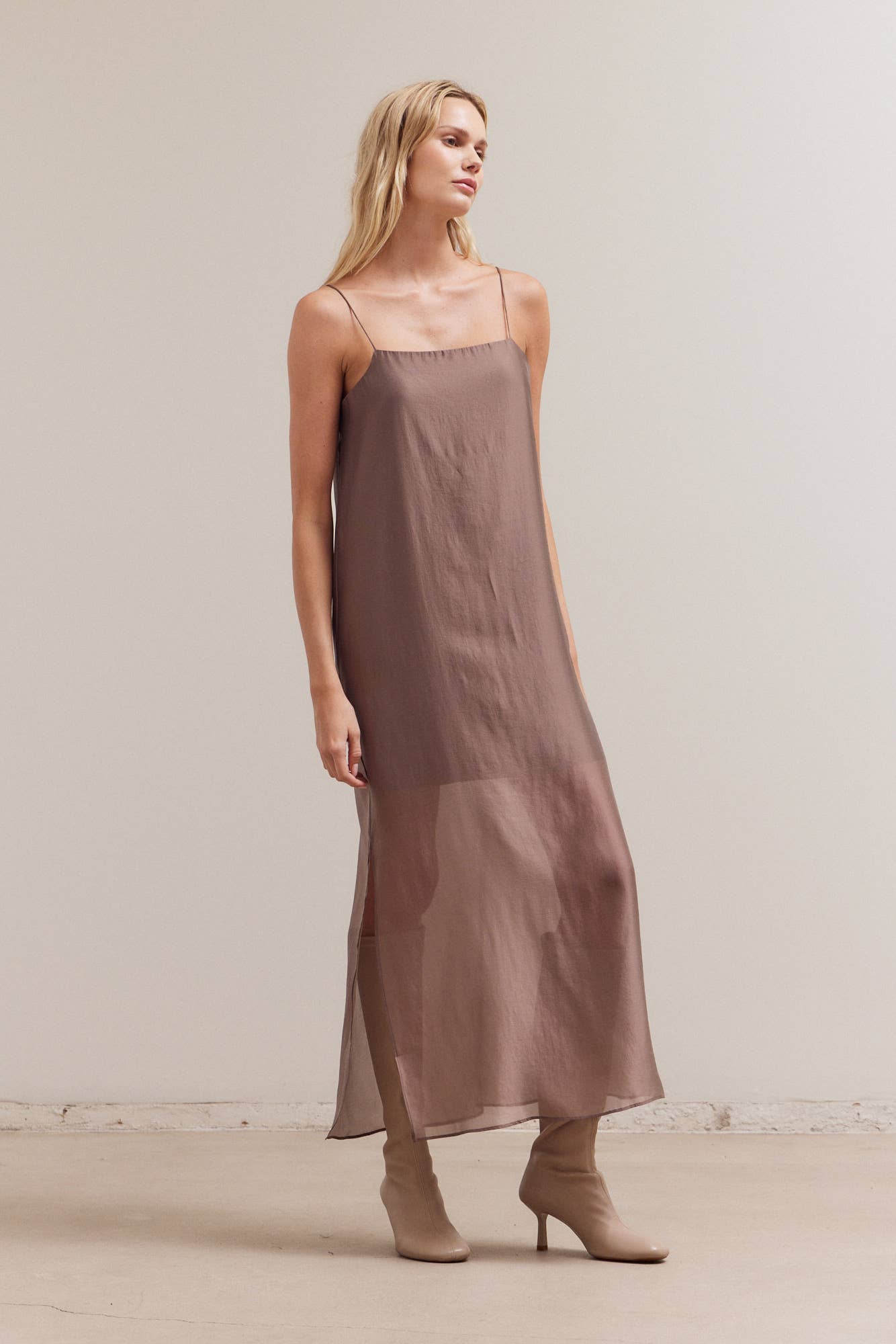 SPAGHETTI STRAP  MAXI DRESS: QUAIL
