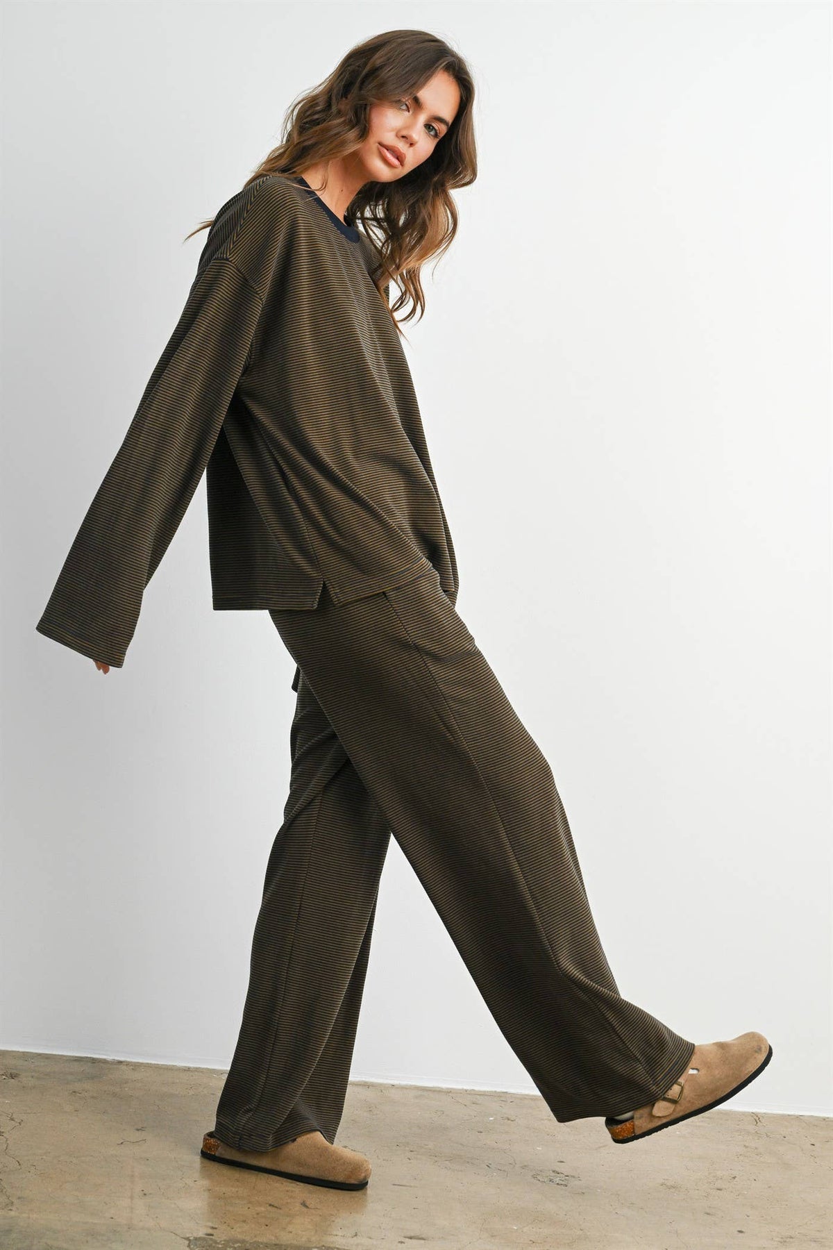 Cozy Ribbed Wide-Leg Lounge Pants: NAVY / OLIVE