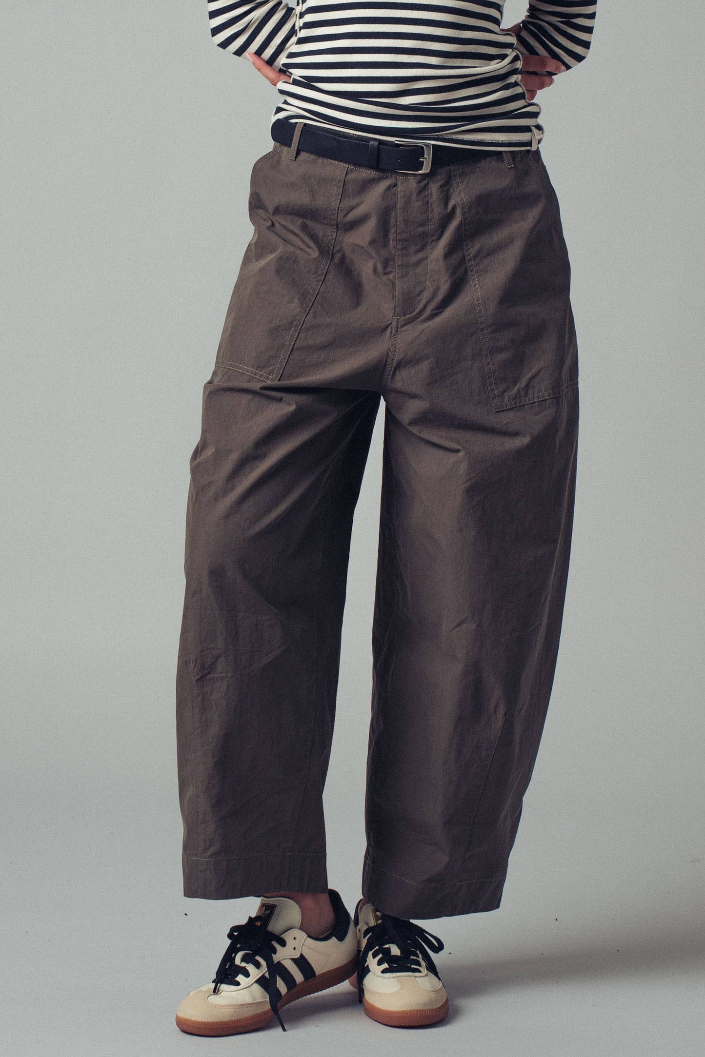 Relaxed Wide-Leg Cargo Pants: OLIVE