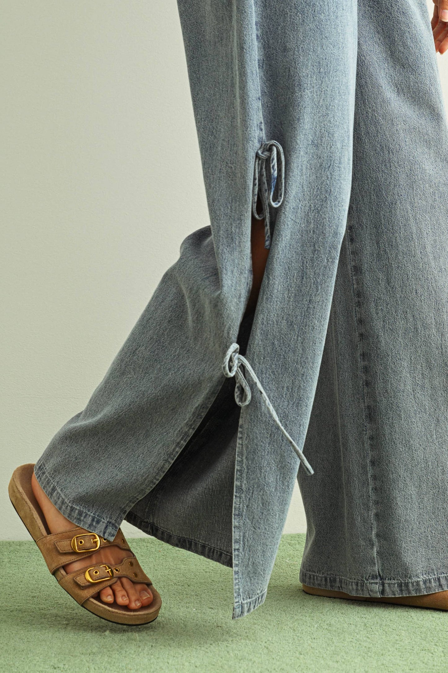 DENIM TIED ON THE SIDE PANTS: DENIM