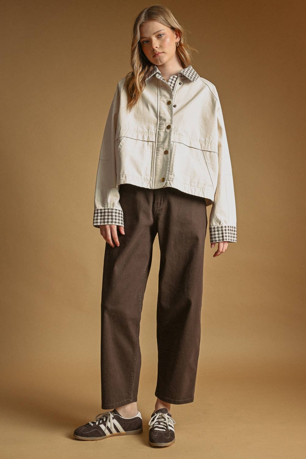 GINGHAM COLLARED TWILL JACKET: BEIGE