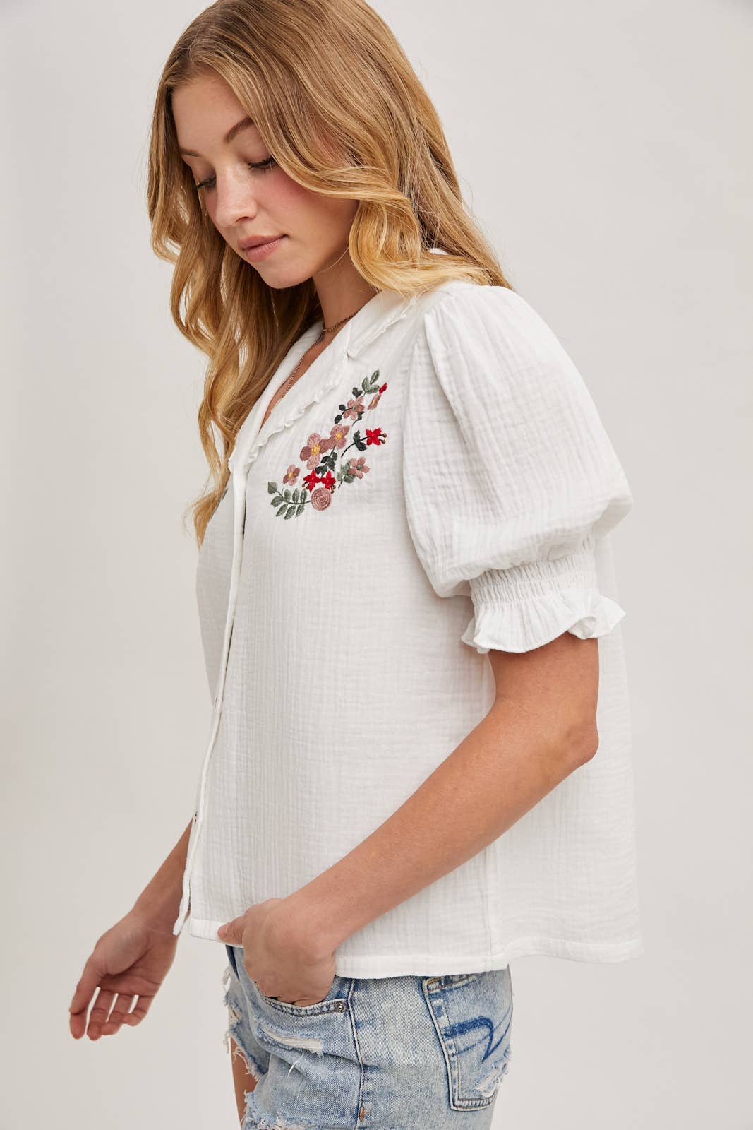 BUTTON DOWN EMBROIDERED PUFF SLEEVE BLOUSE TOP: IVORY