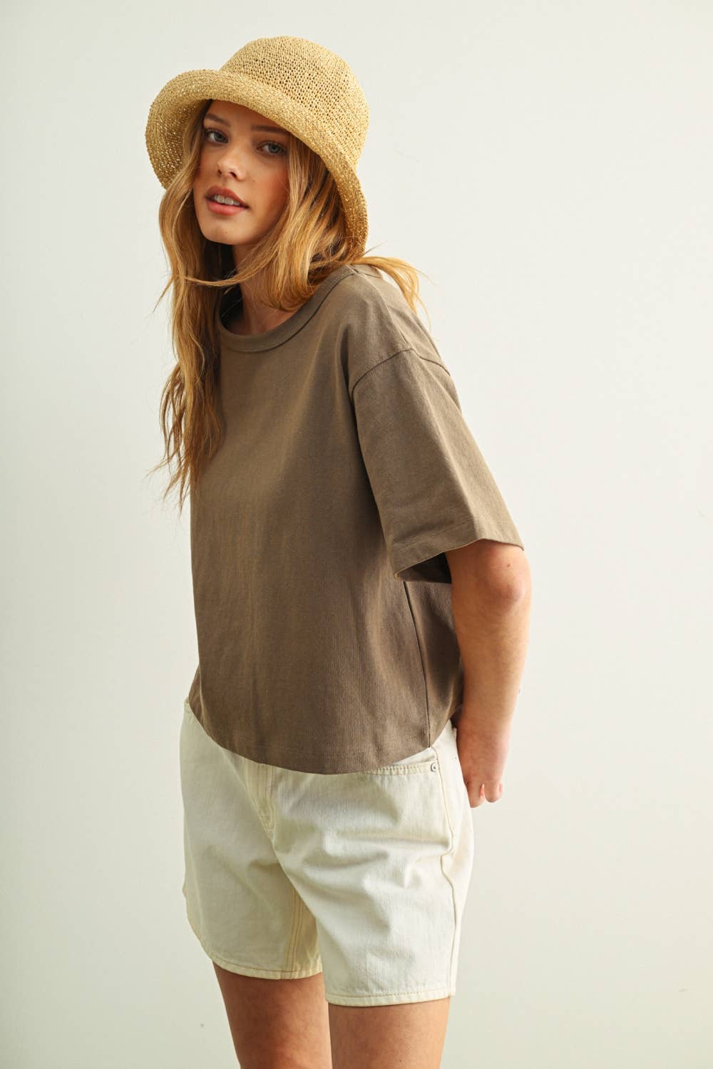 SHORT SLEEVE LINEN KNITTED TOP: Olive Brown