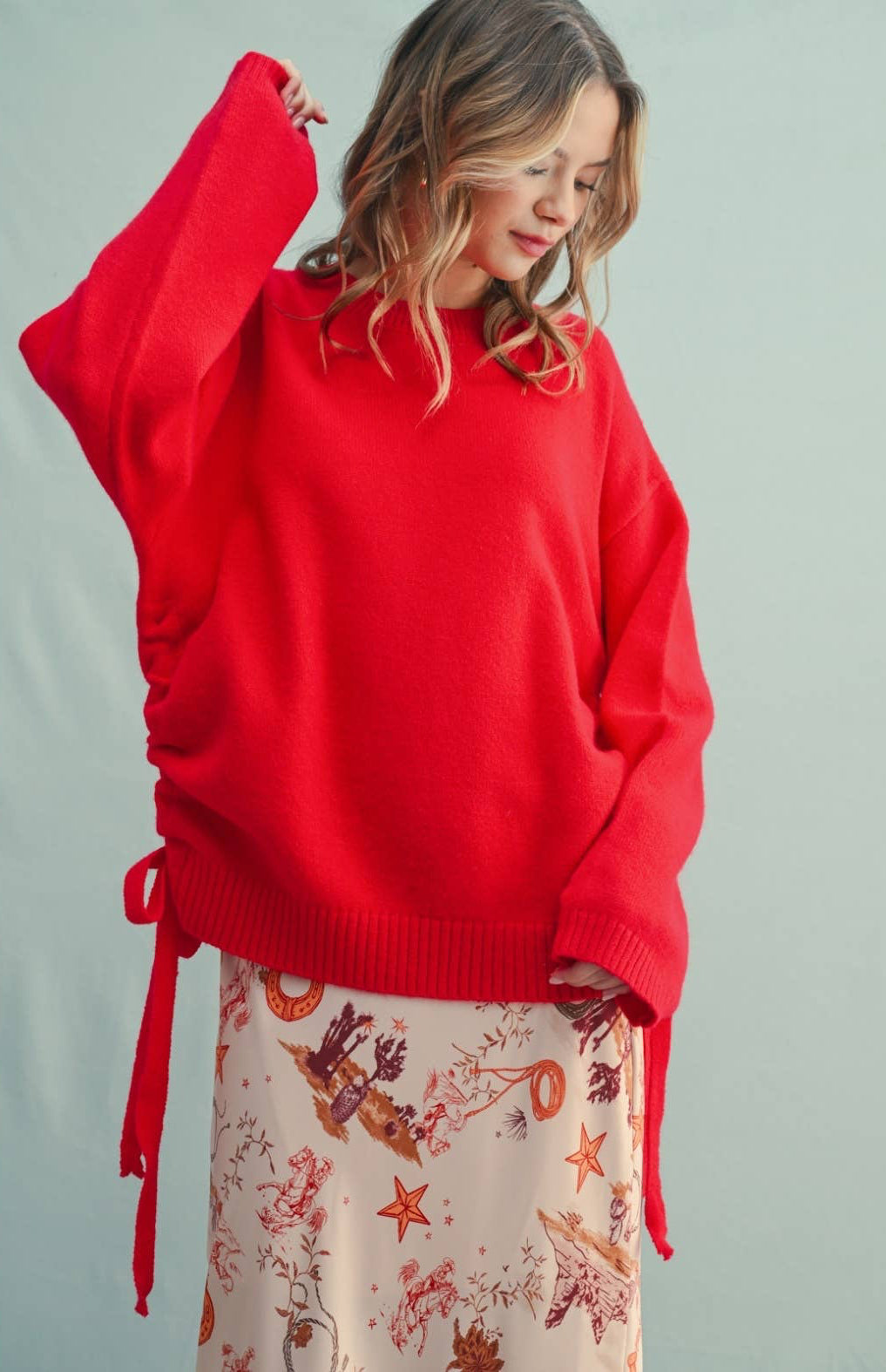 DROP SHOULDER SIDE RUCHED SWEATER: RED