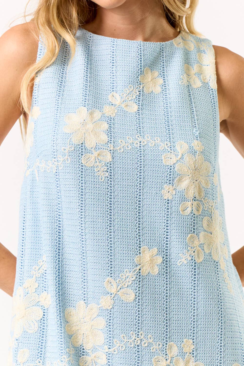 FLORAL EMBROIDERED SHIFT DRESS W/ POCKETS : SKY