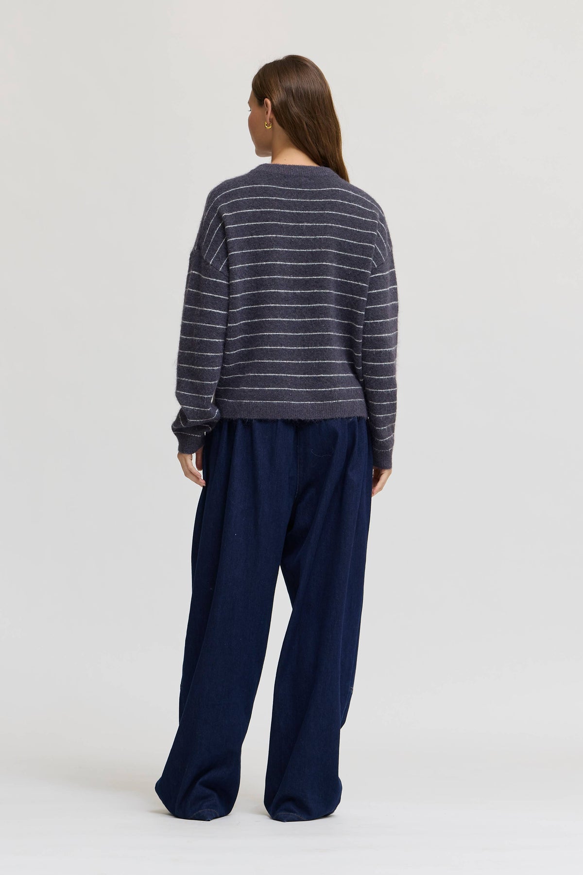 LOOSE FIT STRIPE SWEATER  TOP: PLUM IVORY