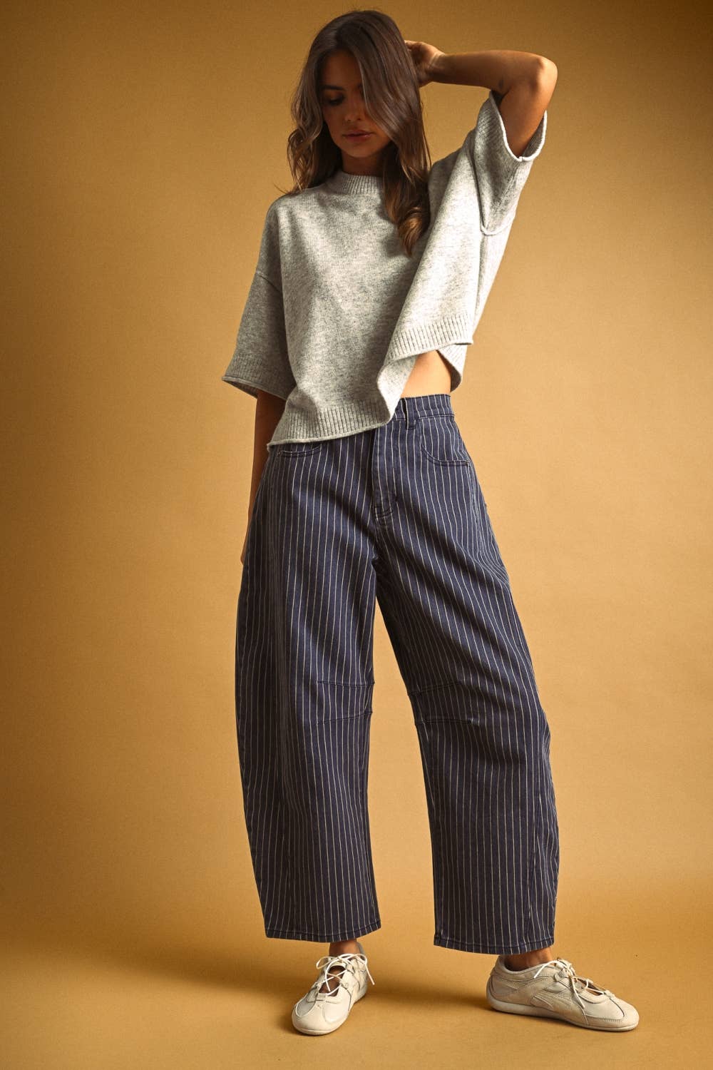 PINSTRIPED PATTERN BARREL PANTS: DENIM BLUE